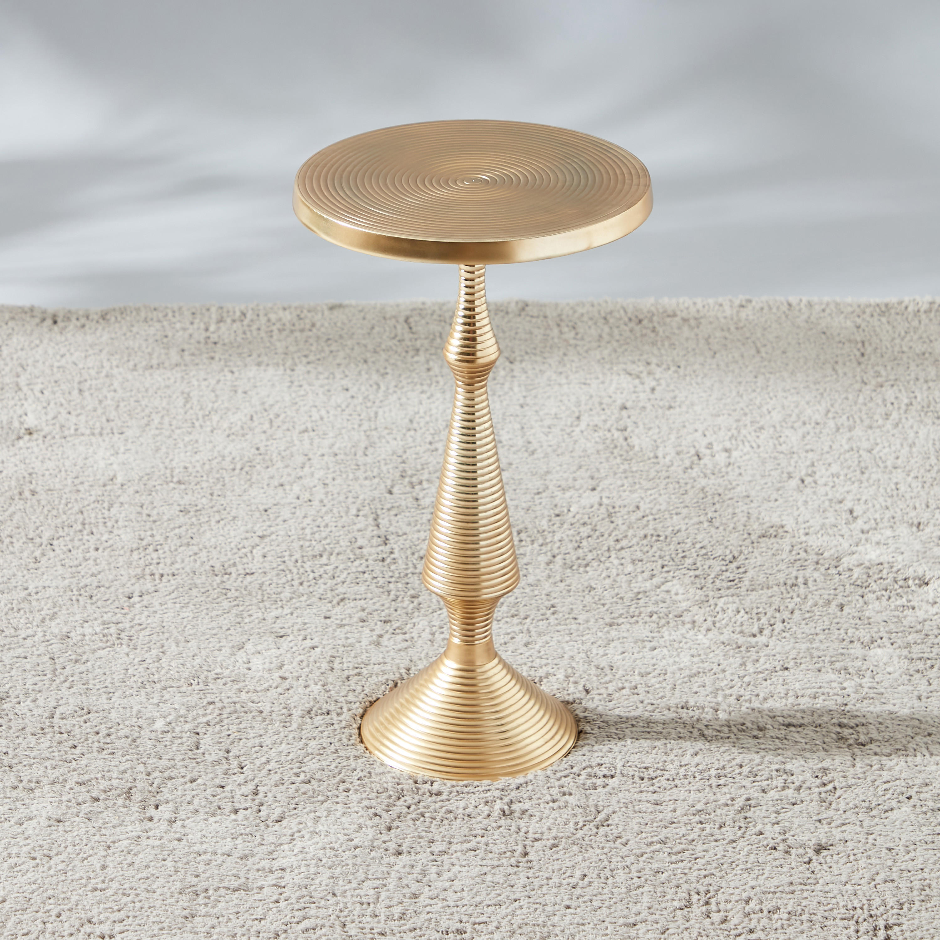 طاولة ميتاليك بارزة الملمس بسطح مستدير - 30x30x54 سم-furniture-livingroom-sideandendtables-image-2