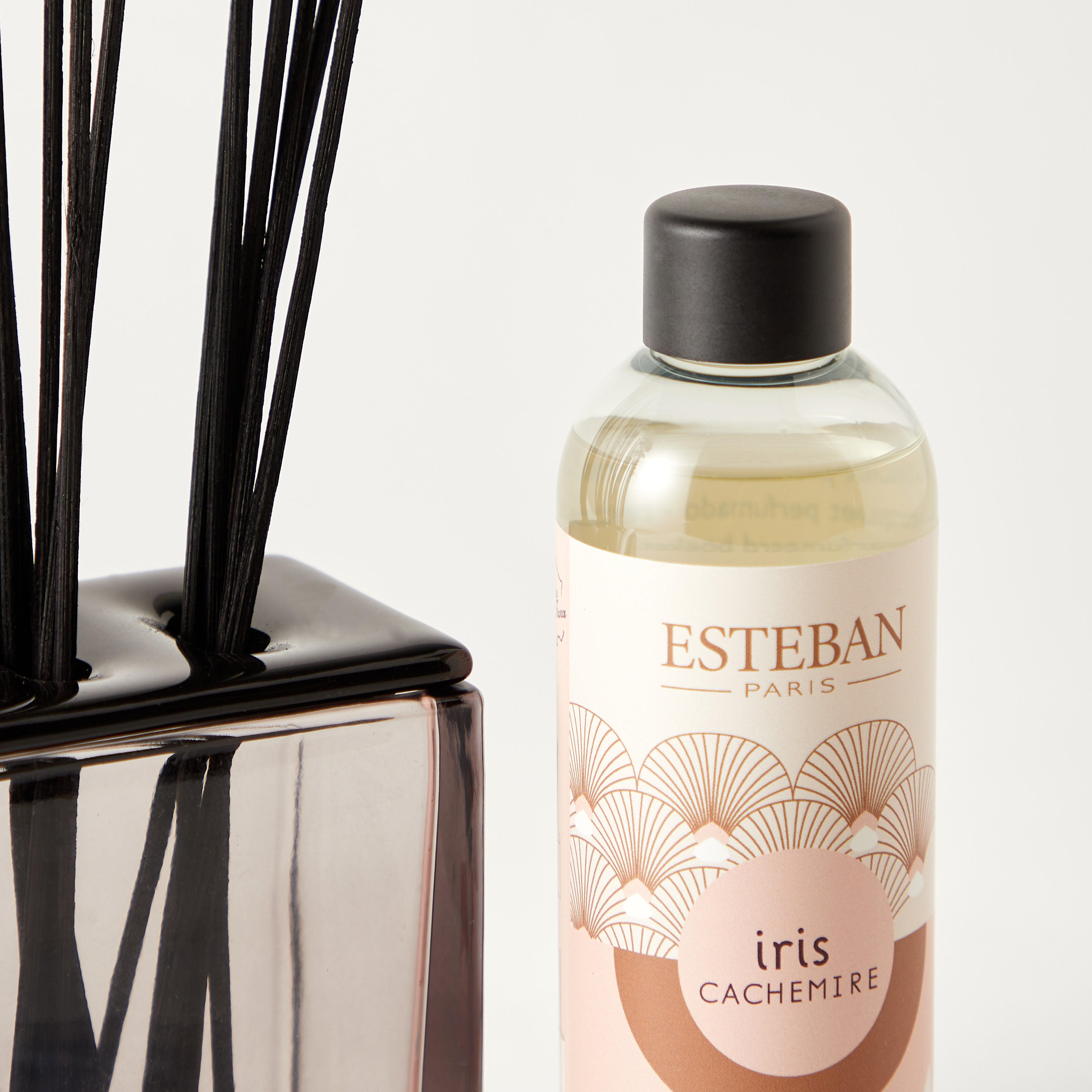 Esteban Iris Cachemire 20-Piece Reed Diffuser Set - 250 ml-household-homefragrance-reeddiffusers-image-3