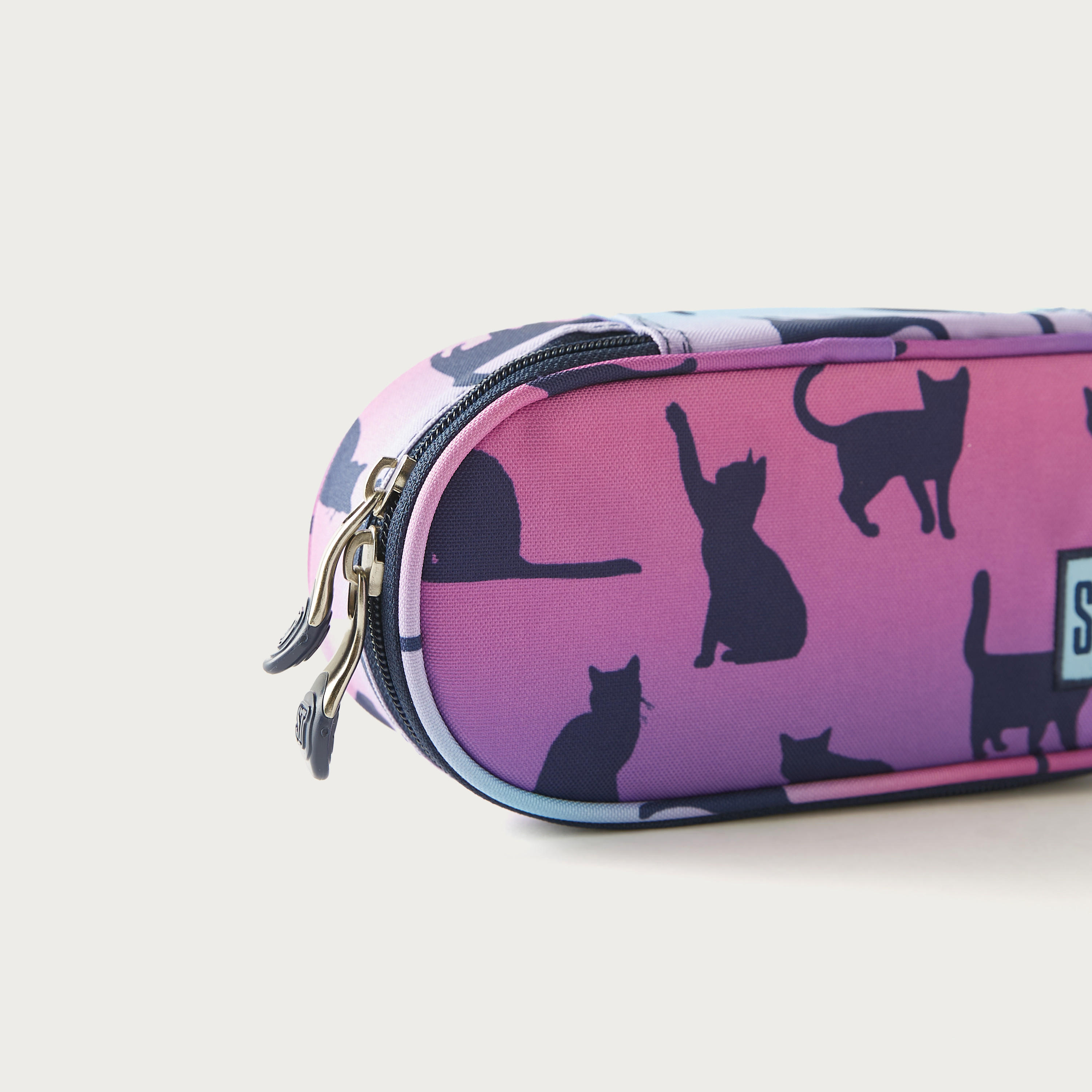 مقلمة بسحاب إغلاق وطبعات قطة من سانت.رايت - 23x10x5 سم-school-stationery-pencilcases-image-3