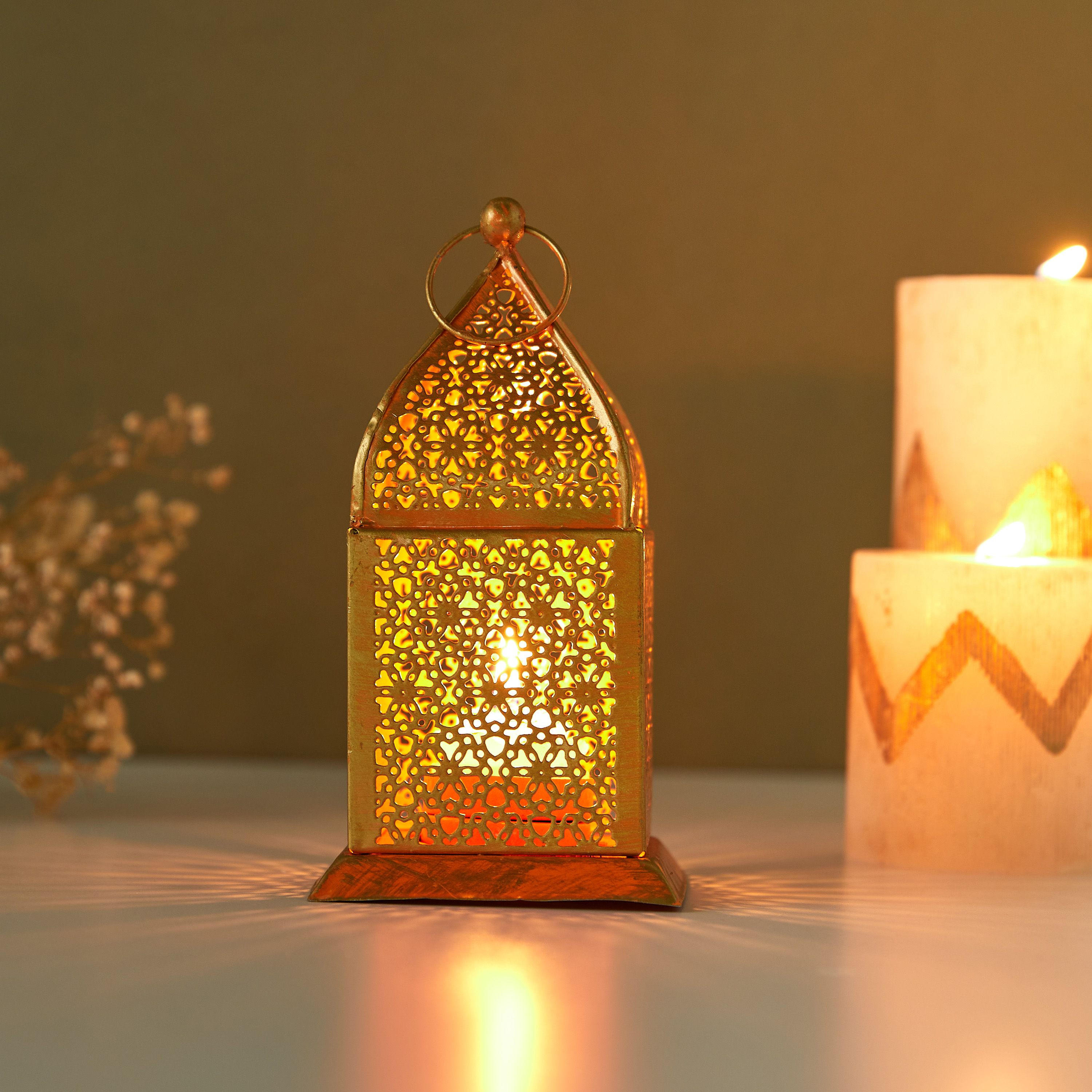 فانوس شموع صغيرة للديكور من الحديد بتفاصيل مفرغة - 16 سم-household-decor-candleholdersandlanterns-image-1