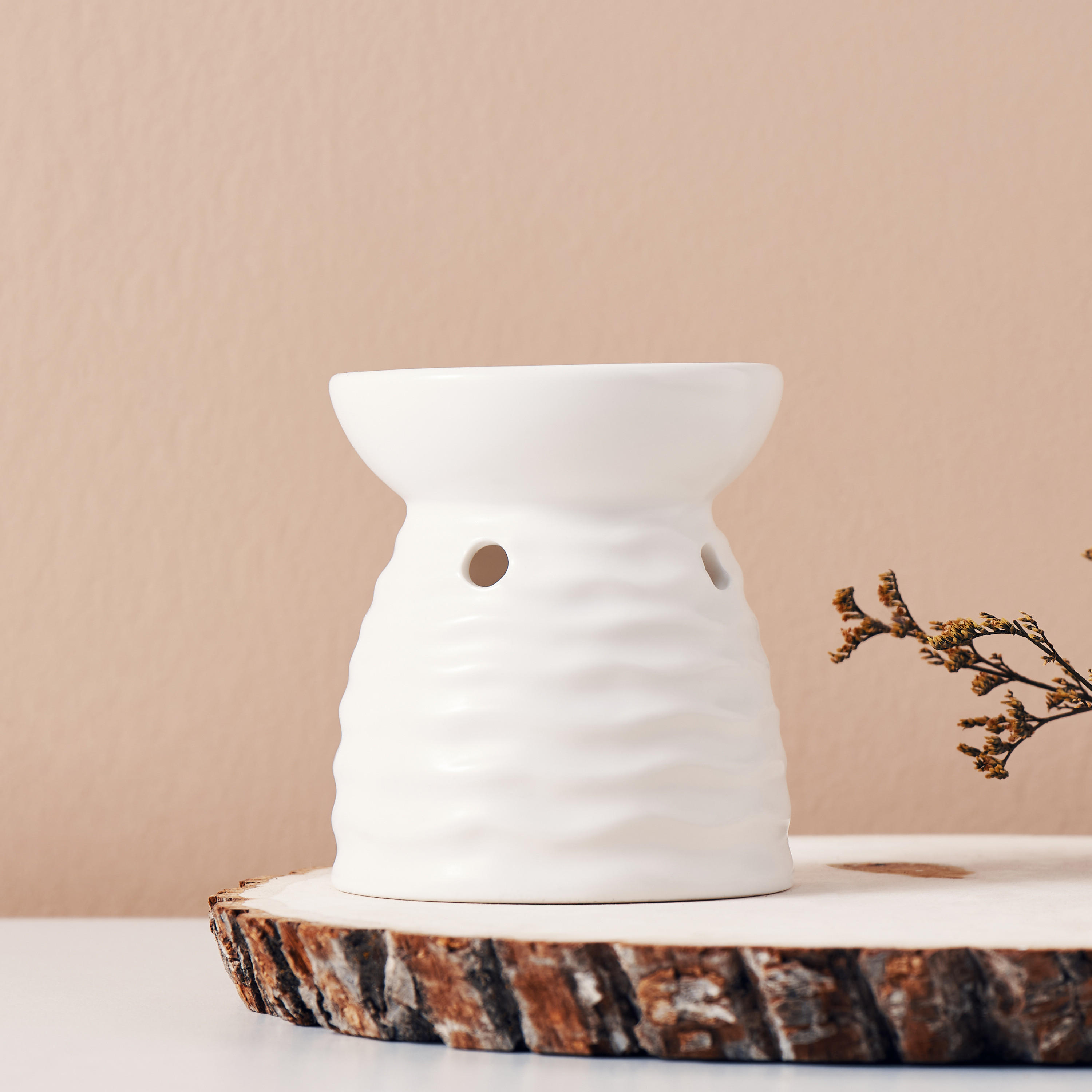 Essentials Wave Pattern Matt Finish Oil Burner - White-household-homefragrance-burners-image-1