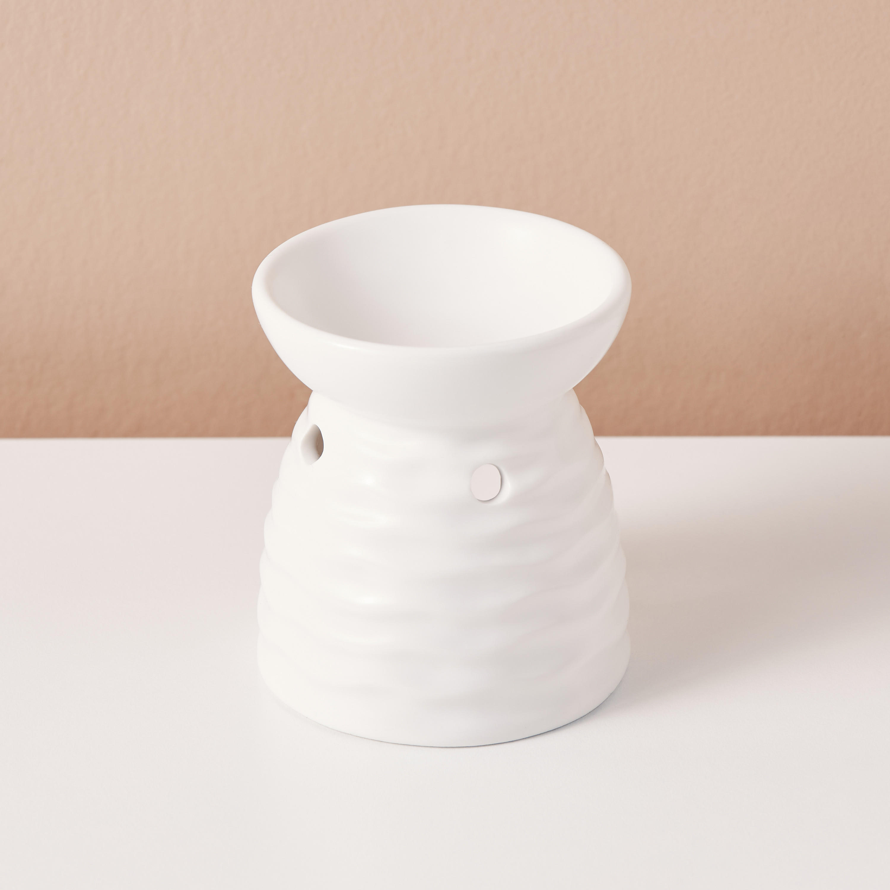 Essentials Wave Pattern Matt Finish Oil Burner - White-household-homefragrance-burners-image-2