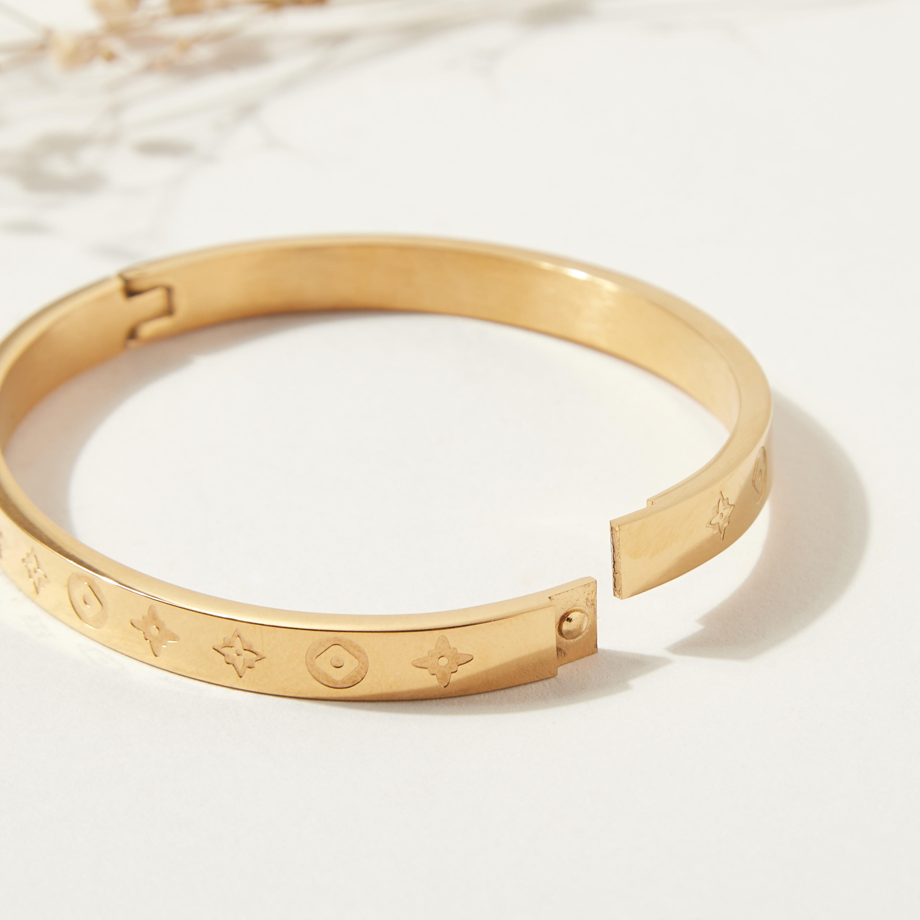 أسورة معدن منقوشة-women-watchesandjewellery-jewellery-banglesandbracelets-image-3