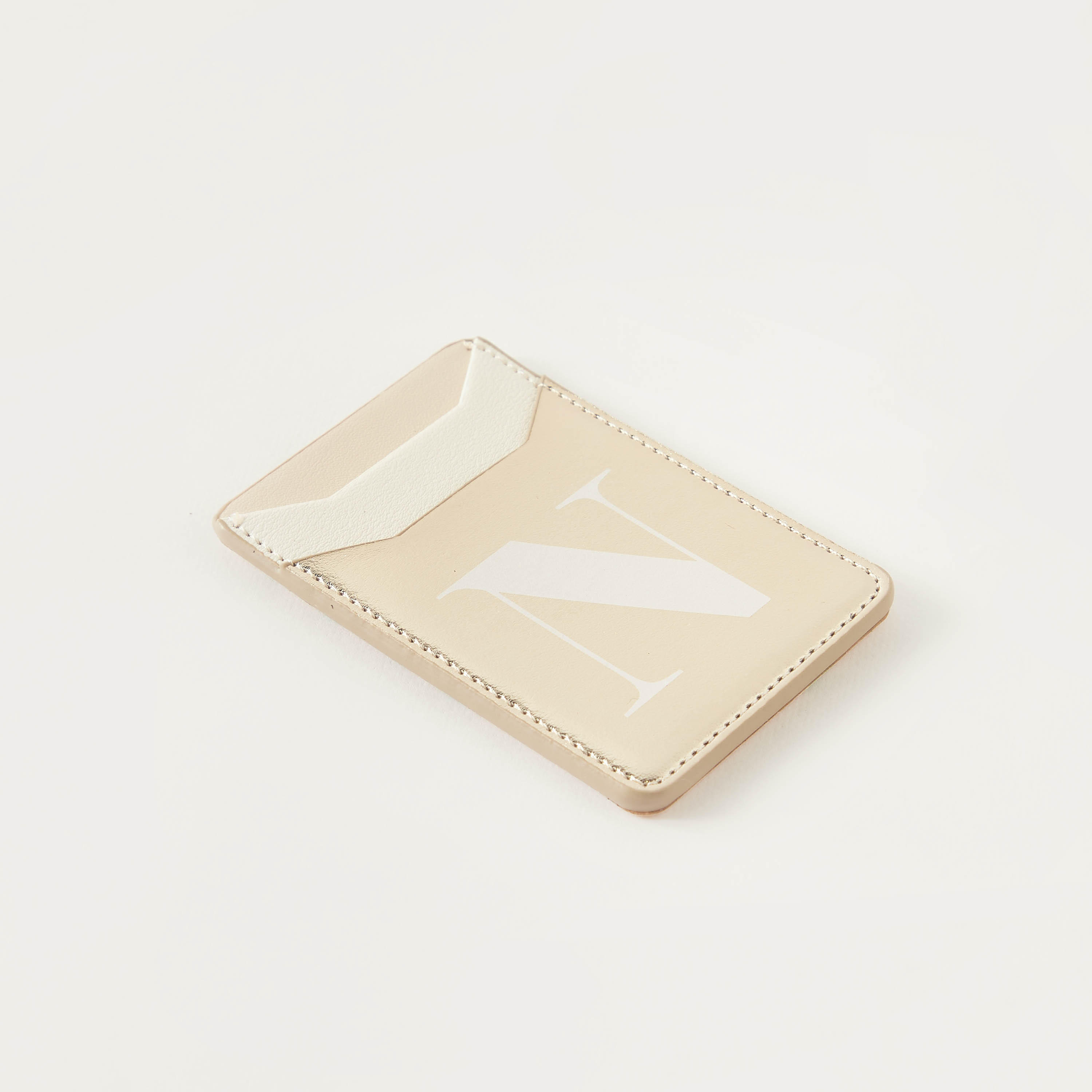 حامل بطاقات جلد بطبعات حرف N-women-bagsandwallets-wallets-image-2