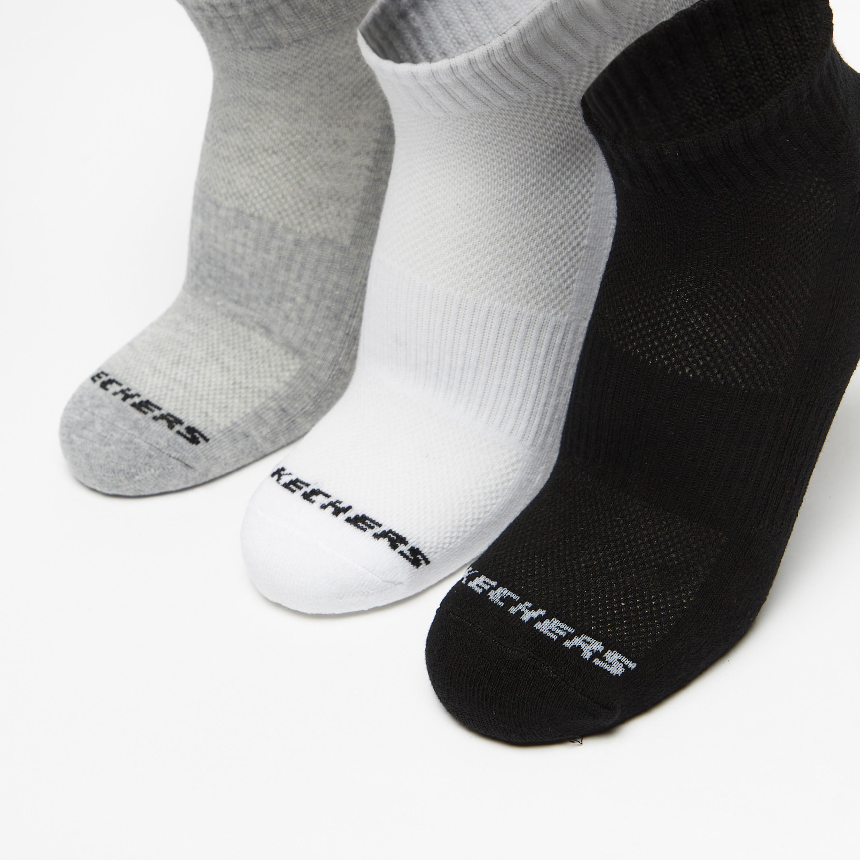 طقم جوارب رياضية طول الكاحل 3 أزواج بطبعات الشعار من سكيتشرز-men-socks-image-2
