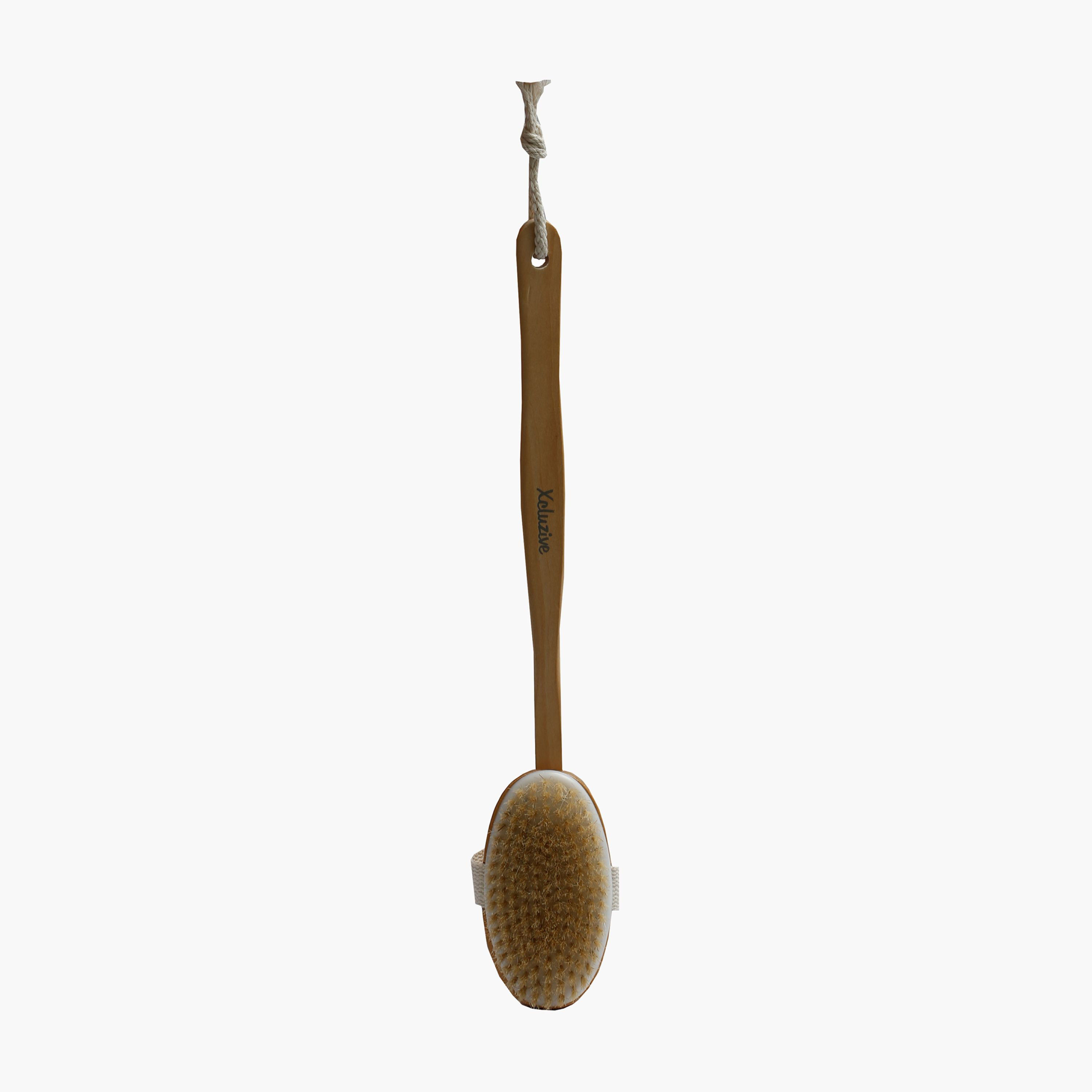Xclusive Wooden Brush with Natural Bristles-beautyandpersonalcare-bathandbody-toolsandaccessories-bathaccessories-image-2