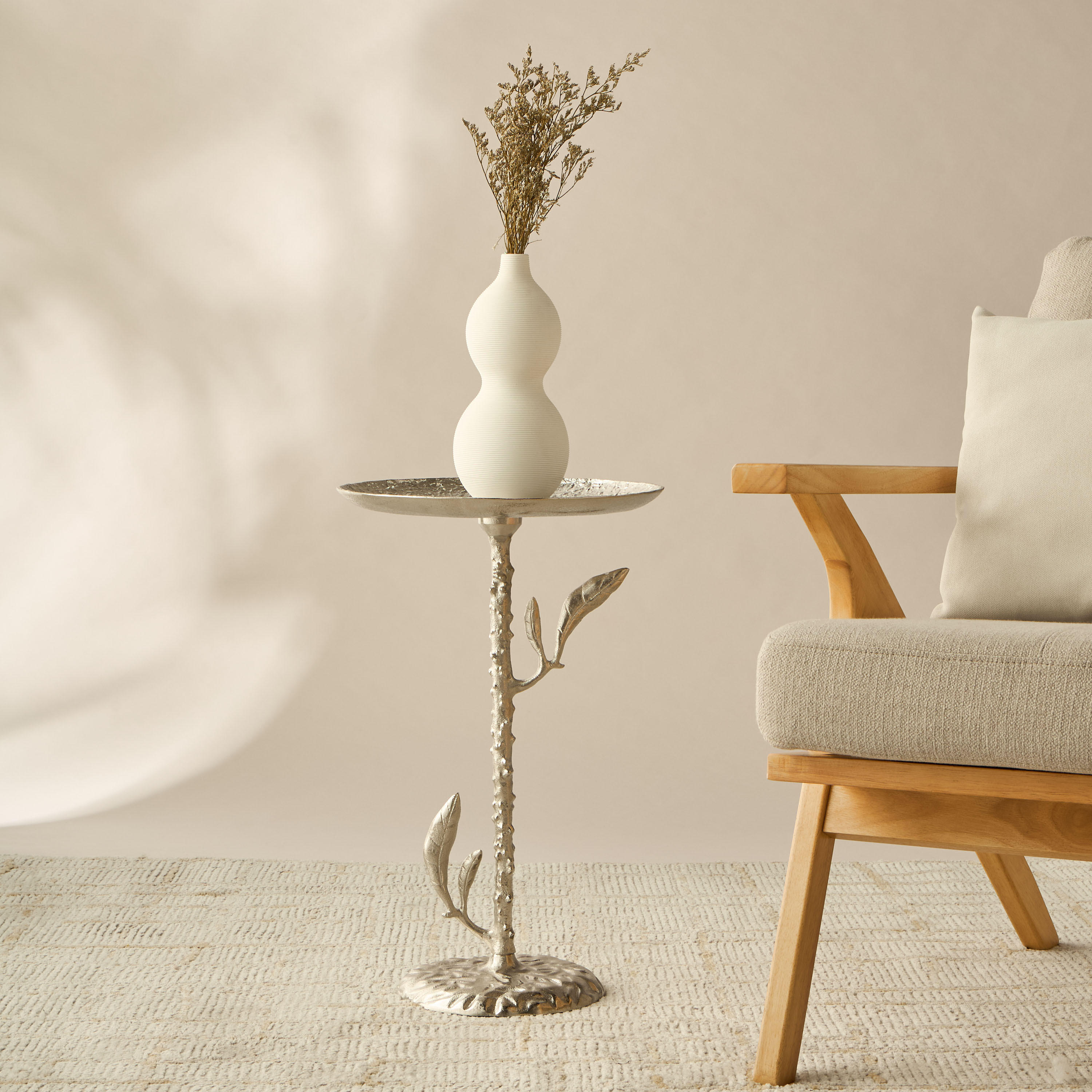 طاولة زينة بسطح معدن وقاعدة مزينة بأوراق شجر - 34x34x55 سم-furniture-livingroom-sideandendtables-image-1