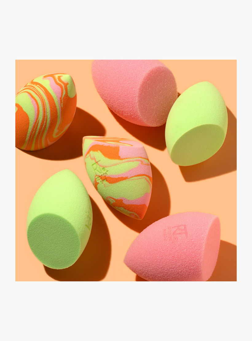 Real Techniques Swirl Design Makeup Sponge-beautyandpersonalcare-makeup-brushesandaccessories-sponges-image-1