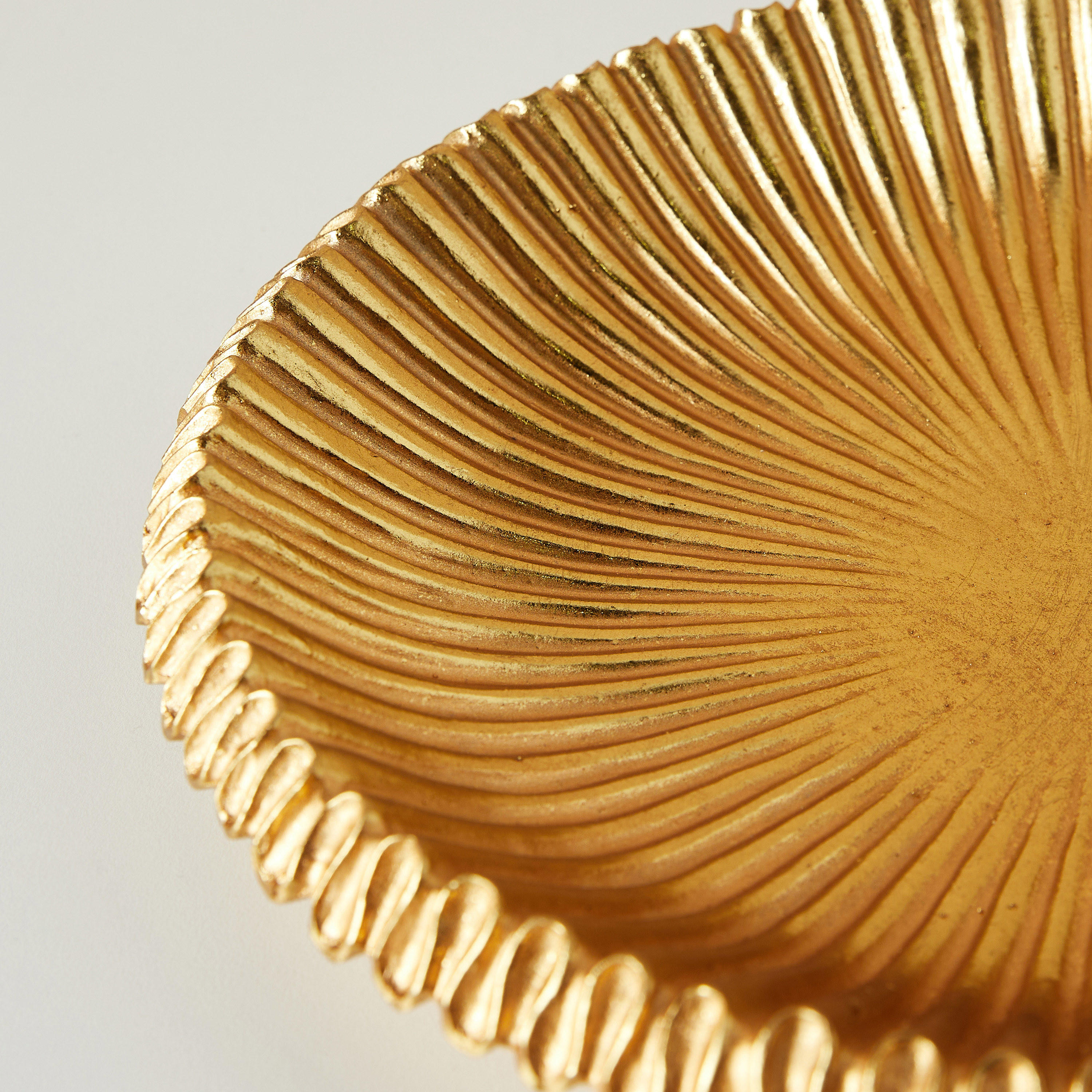 Round Decorative Tray - 30x30 cm-household-dining-serveware-servingtrays-image-4