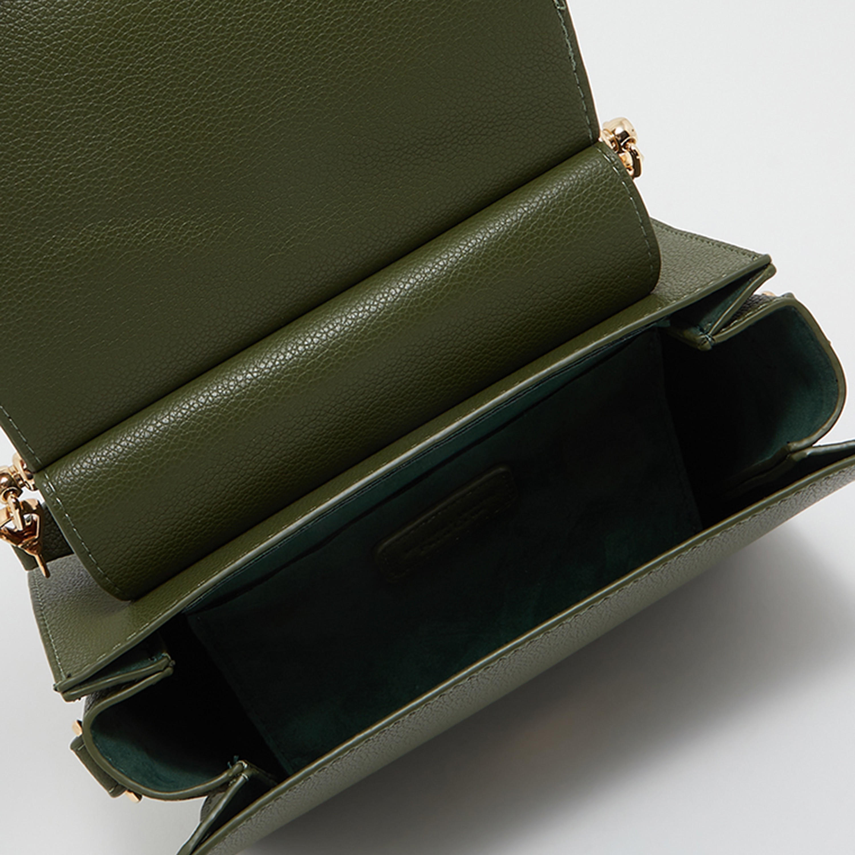 حقيبة بيفرلي هيلز بولو كلوب منسوجة مع إغلاق مغناطيسي وحزام باللون الأزرق الداكن-women-bagsandwallets-handbags-image-8