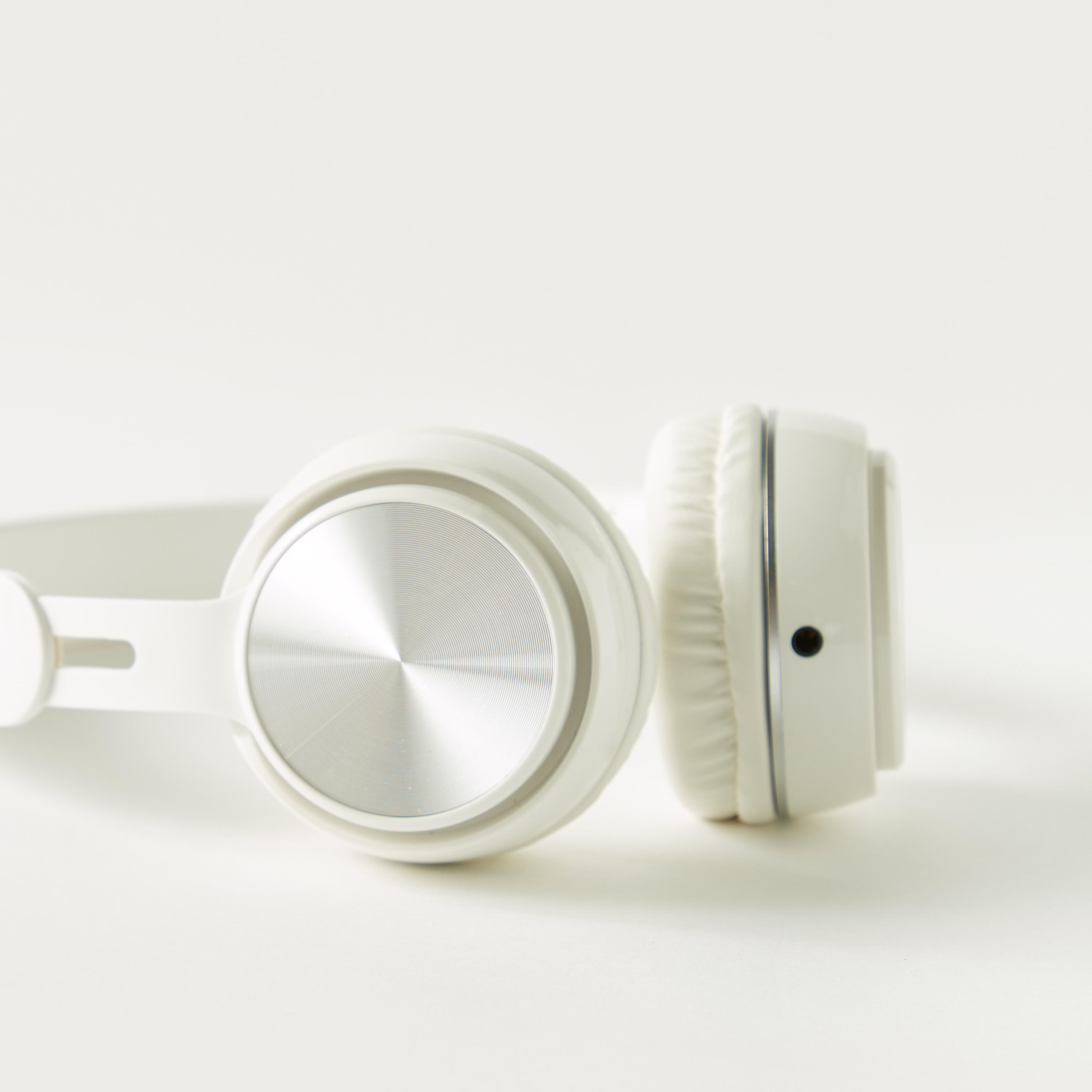 Findz Over-Ear Wired Headphones with Microphones-electronics-headphonesandearphones-image-2