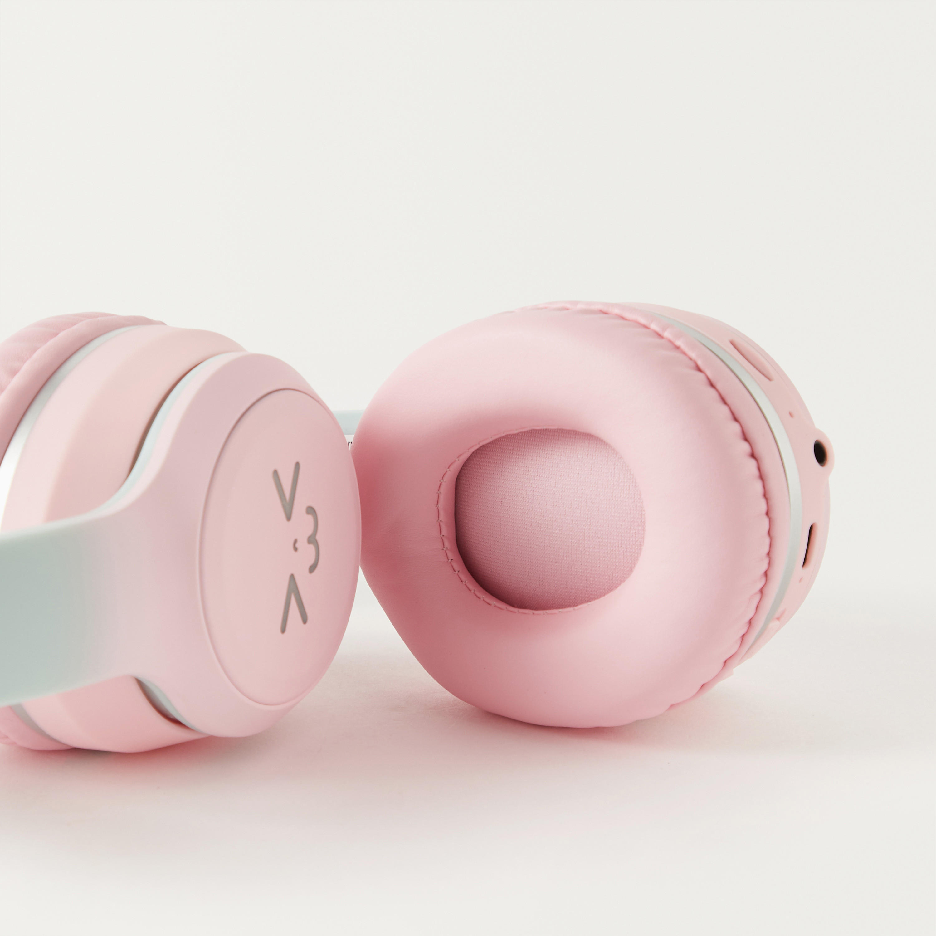Findz Cat Light-Up Wired Headphones with Microphones-electronics-headphonesandearphones-image-4