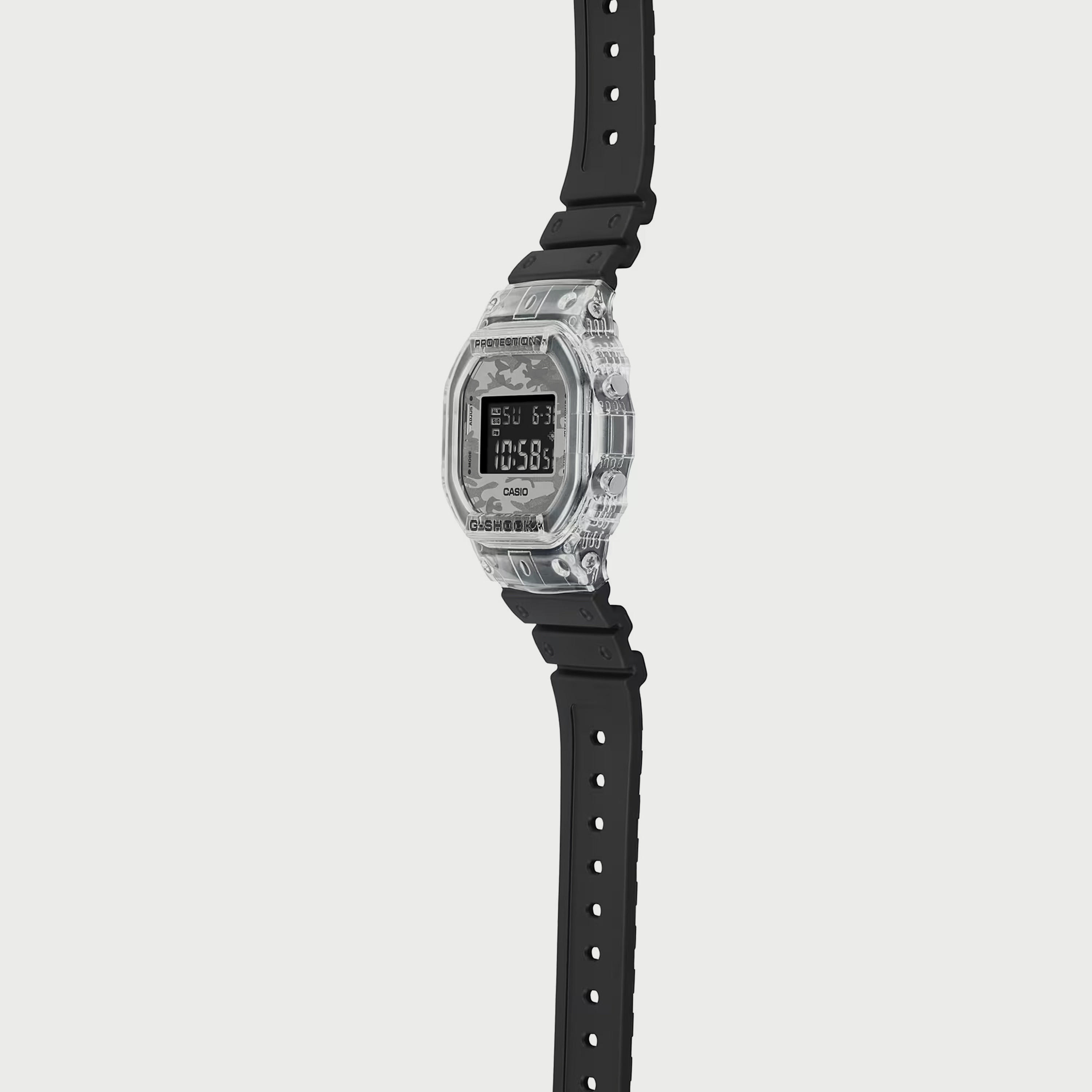 DW-5600SKC-1DR ساعة رقمية للرجال بلون أسود مع سوار سيليكون من جي شوك-men-watchesandjewellery-watches-image-2