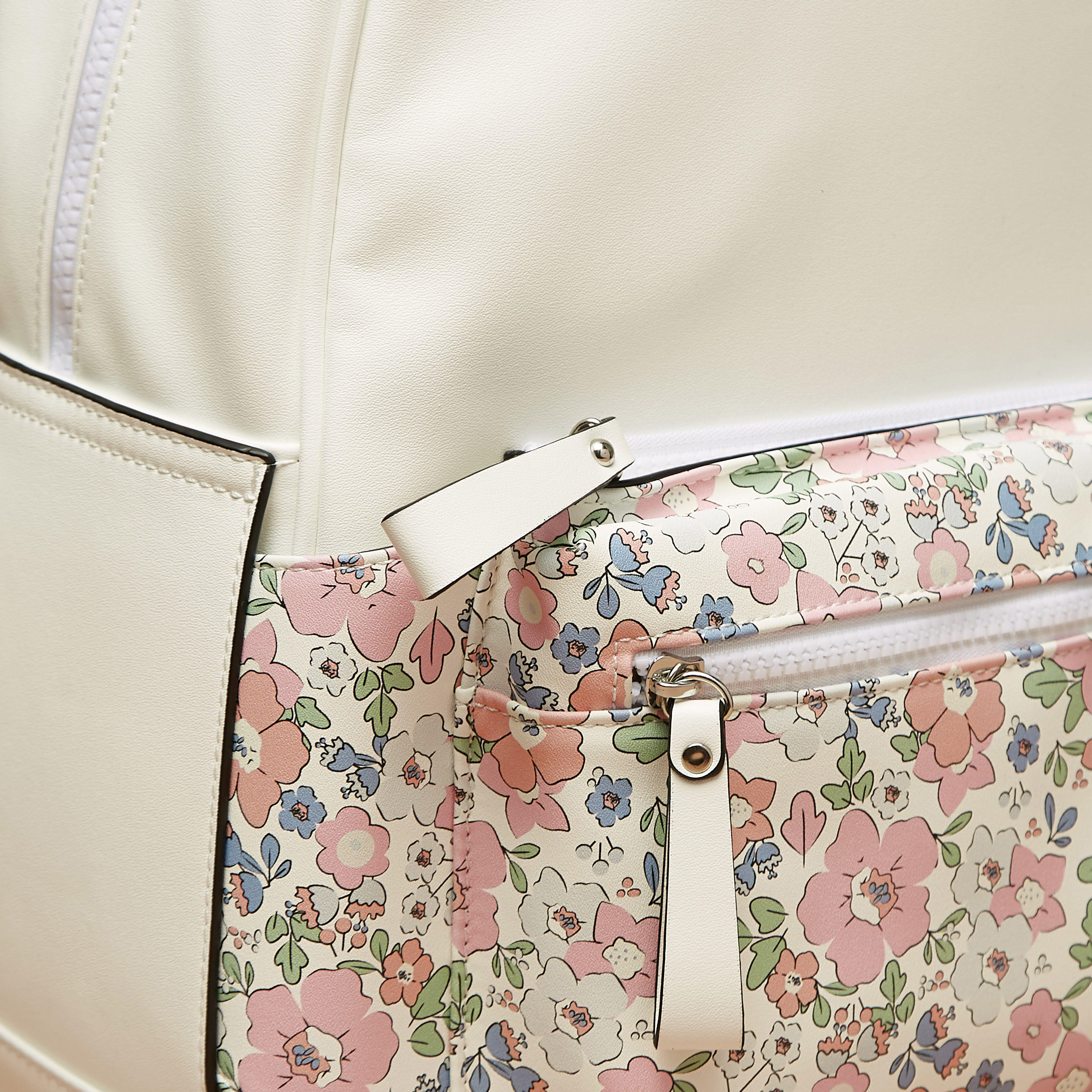 شنطة ظهر بطبعات أزهار وحمّالات كتف قابلة للتّعديل وسحّاب إغلاق من ميسي-women-bagsandwallets-backpacks-image-4