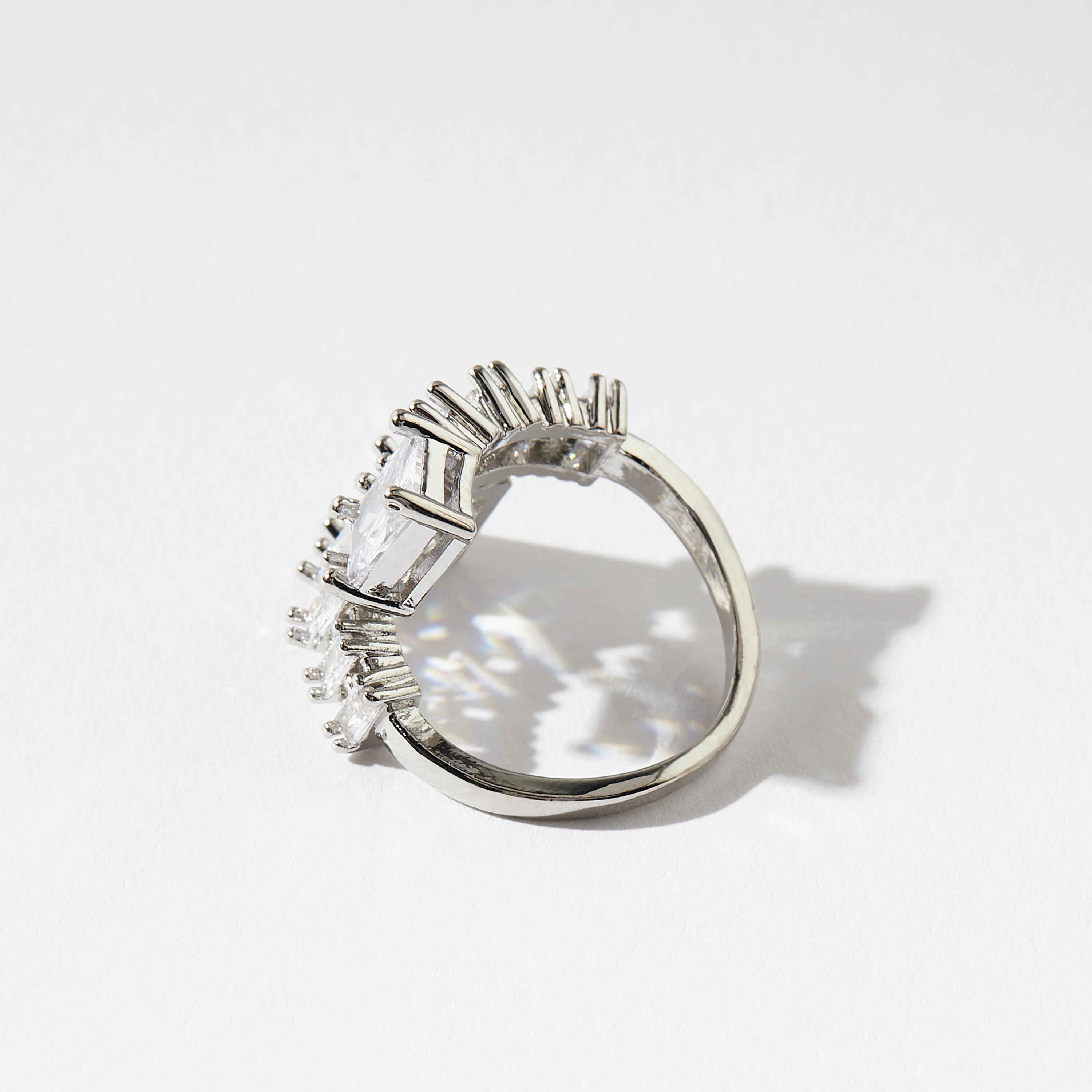 خاتم مزيّن بمكعب زركونيا-women-watchesandjewellery-jewellery-rings-image-3