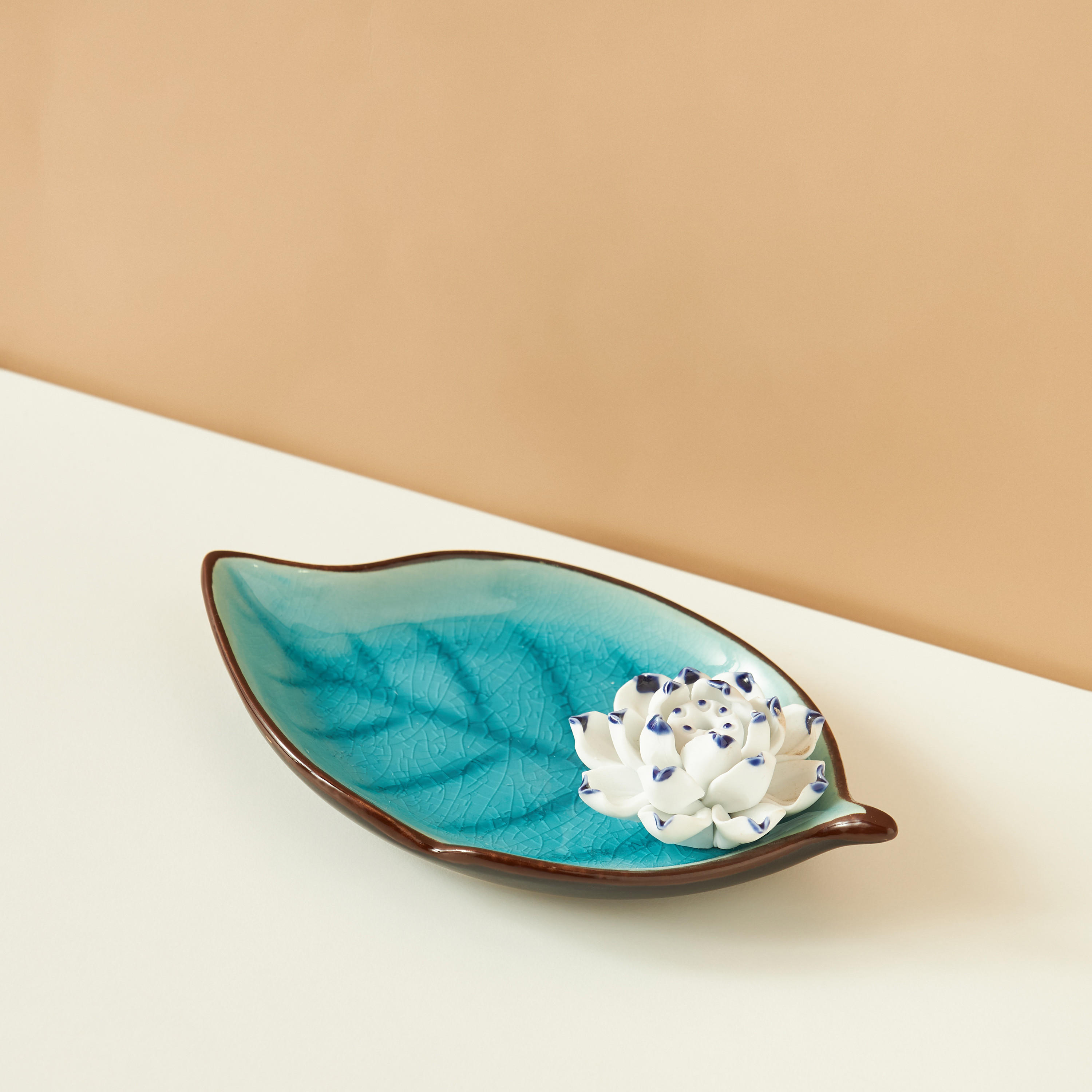 Decorative Lotus Flower with Leaf Base Incense Holder-household-decor-candleholdersandlanterns-image-2