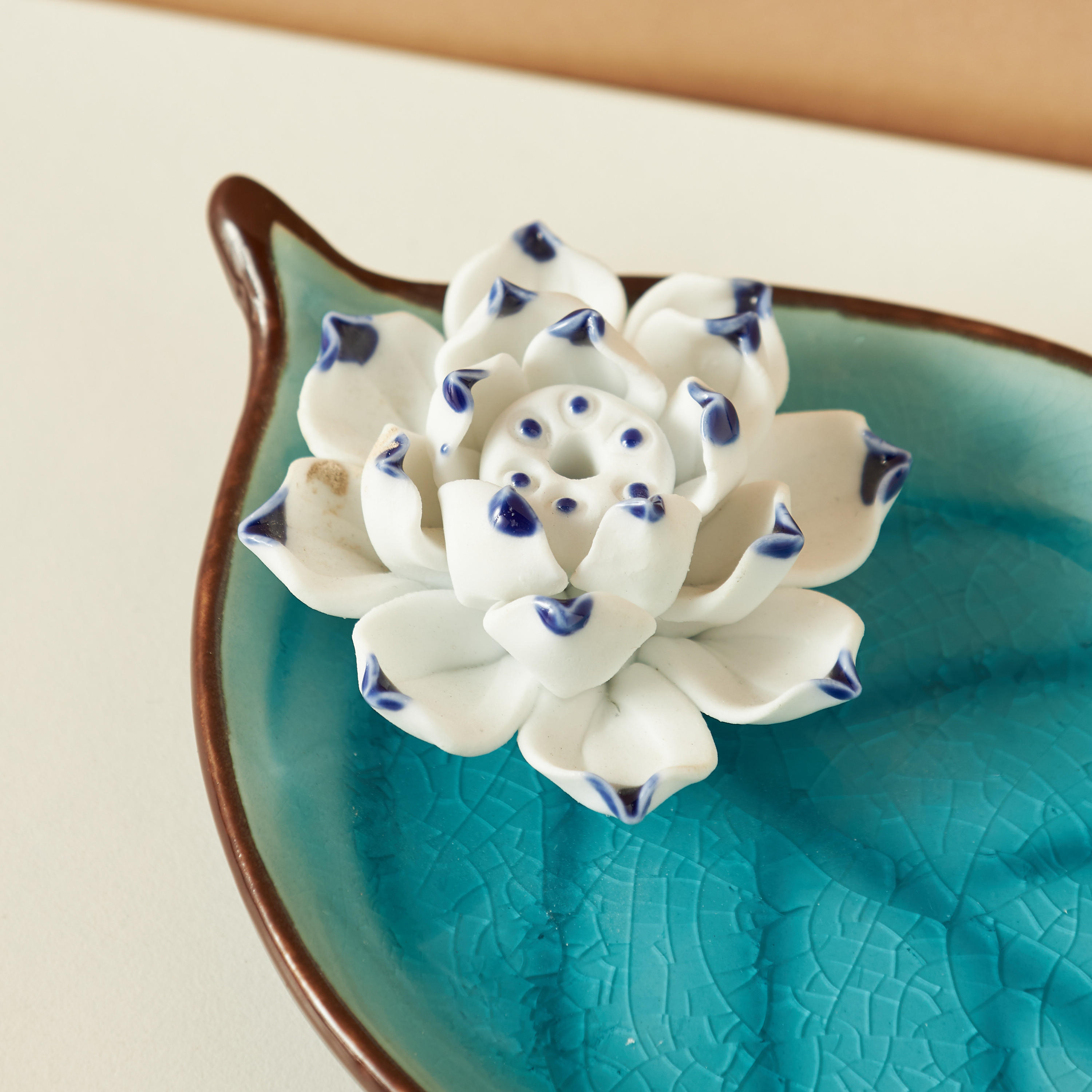 Decorative Lotus Flower with Leaf Base Incense Holder-household-decor-candleholdersandlanterns-image-3