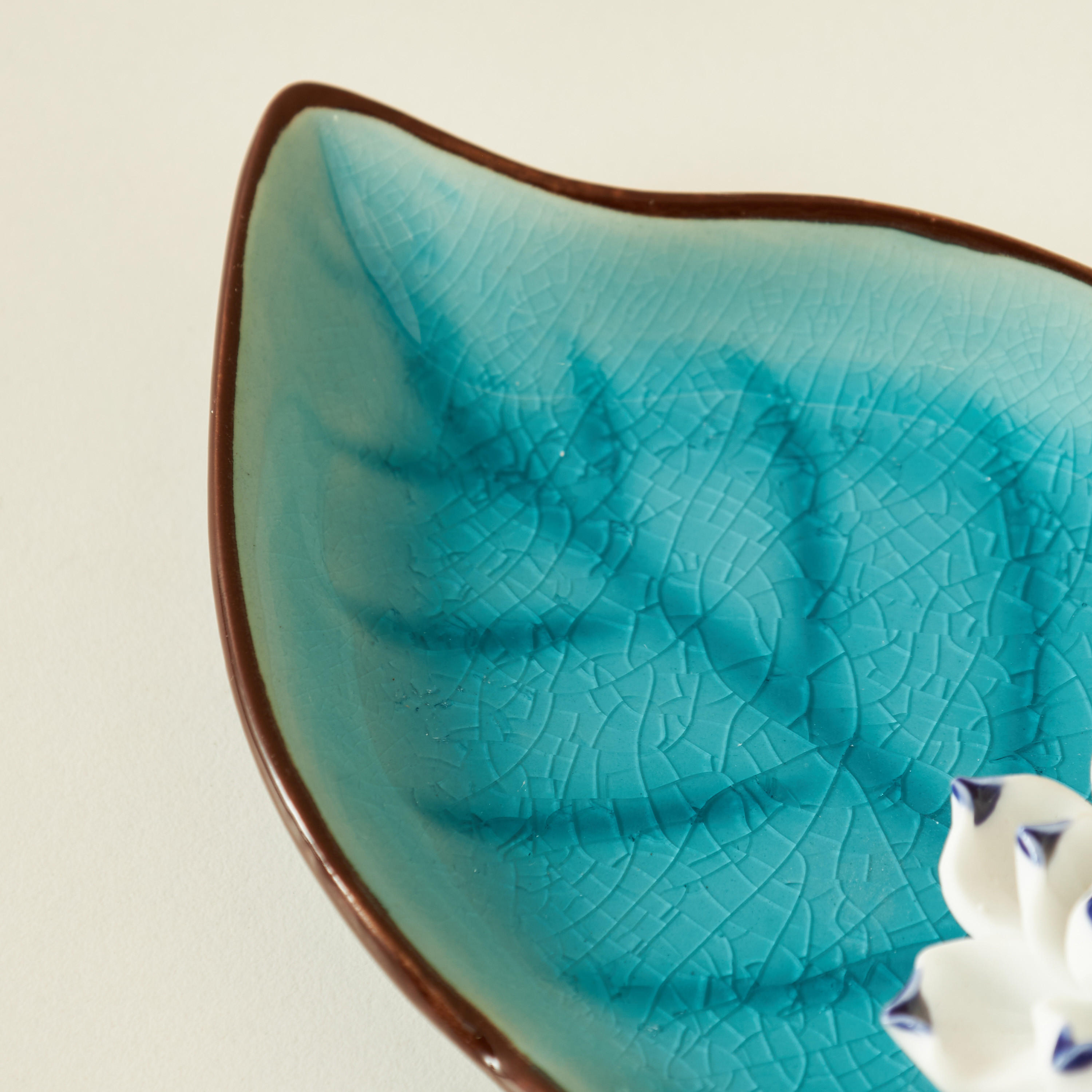 Decorative Lotus Flower with Leaf Base Incense Holder-household-decor-candleholdersandlanterns-image-4