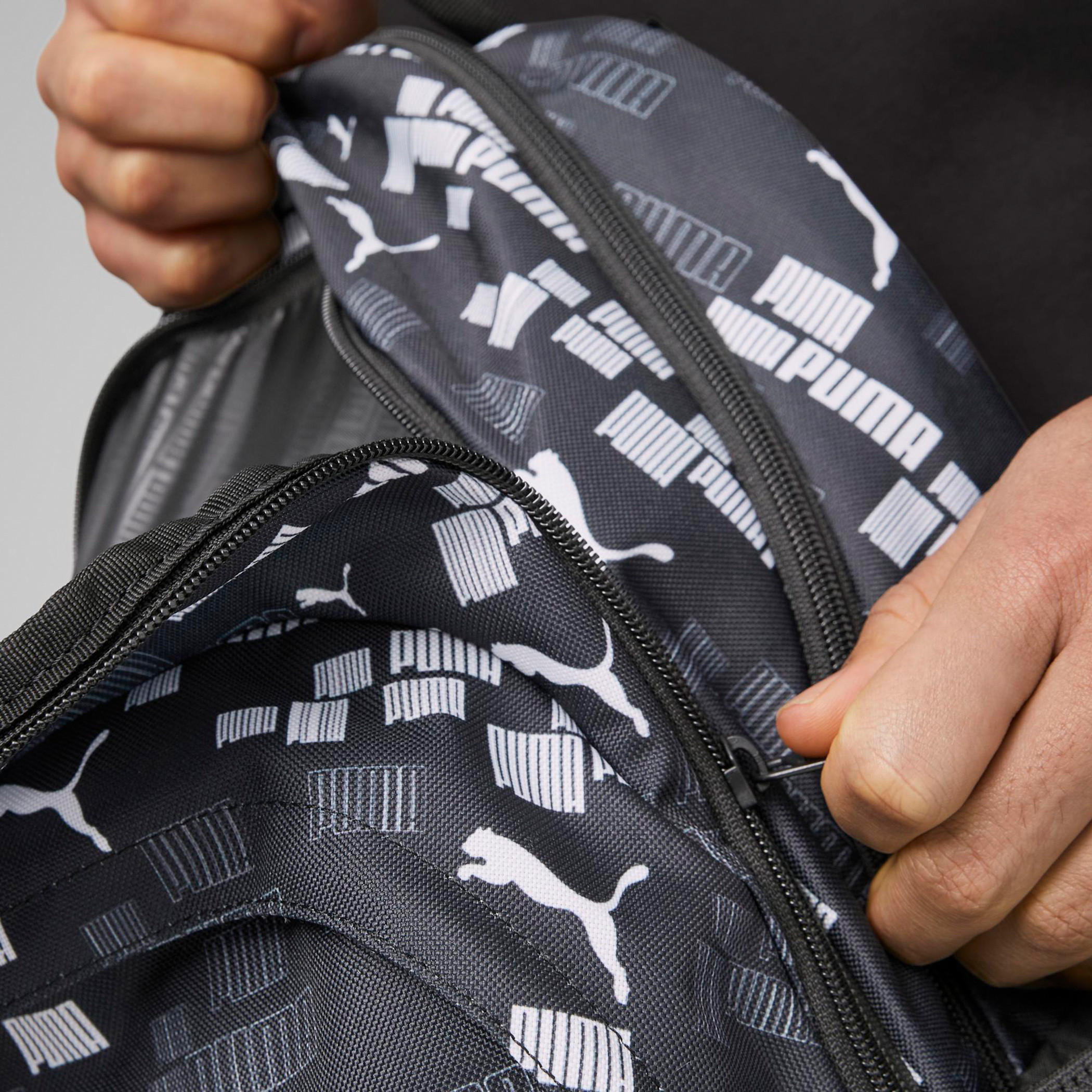 شنطة ظهر بحمالات كتف قابلة للتعديل وسحّاب إغلاق وطبعات شعار من بوما-men-bags-image-5