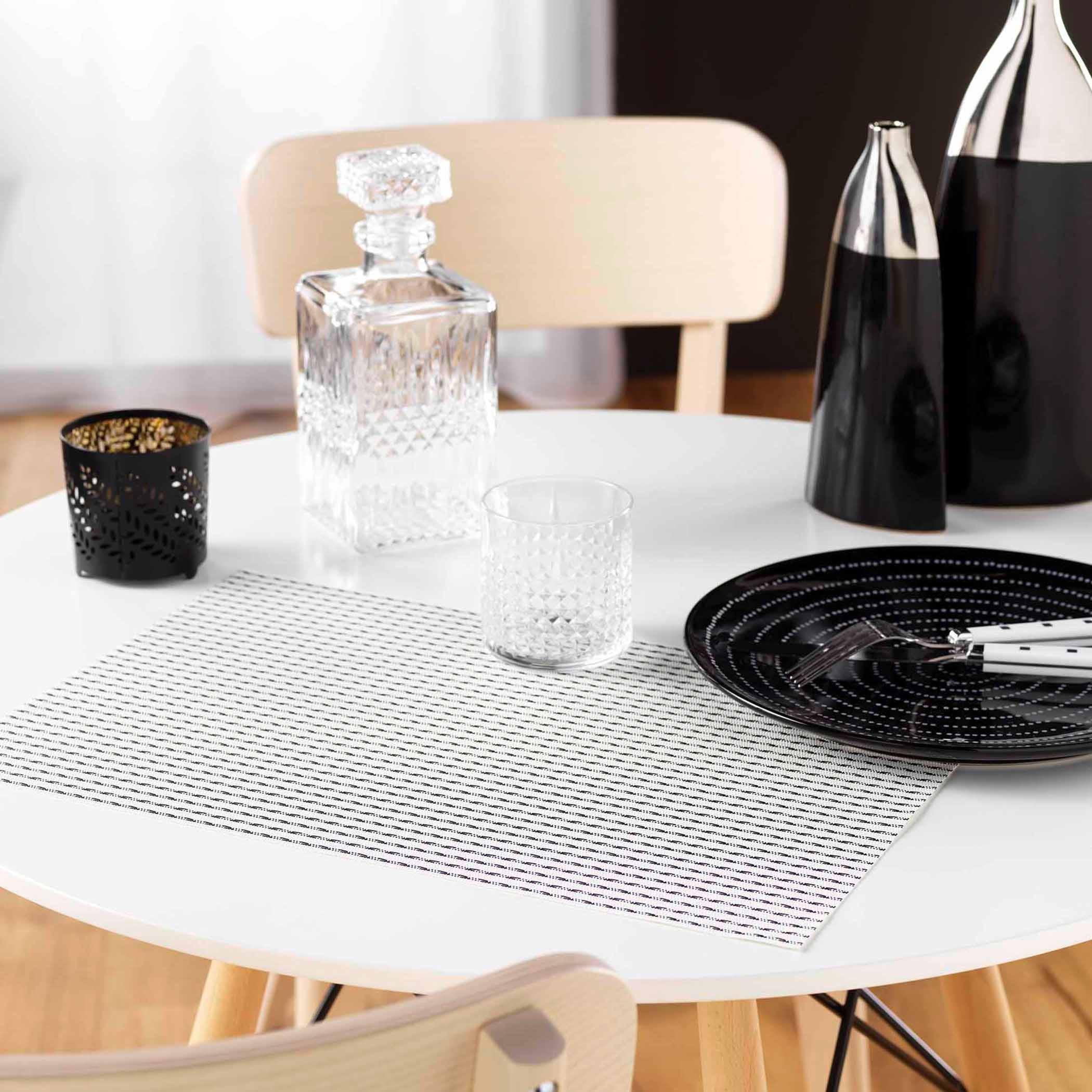 لبادة صحون بارزة الملمس - 45x30 سم-household-dining-tablelinen-placemats-image-1