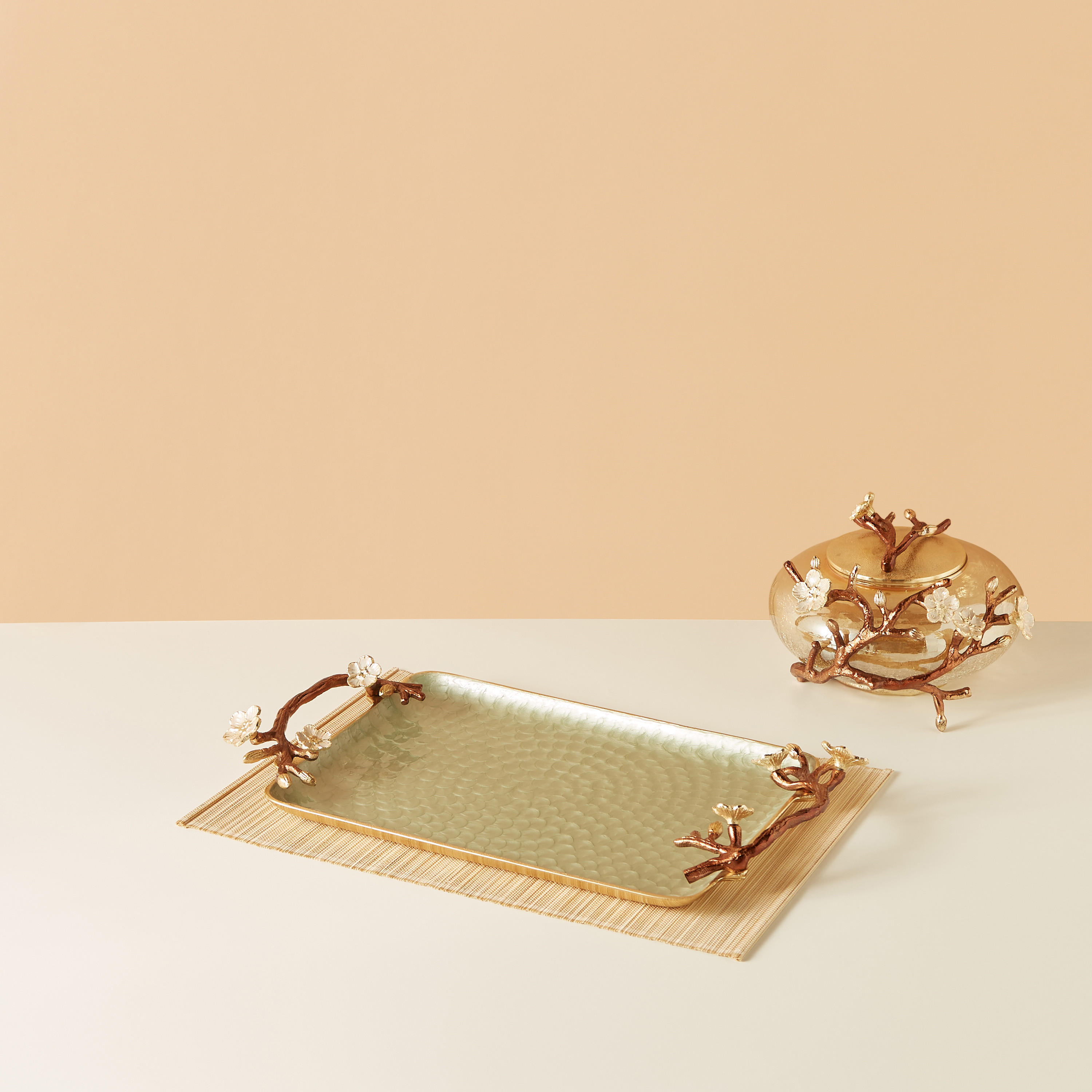 صينية ديكور مستطيلة بتزيينات أزهار - 52x27 سم-household-dining-serveware-servingtrays-image-1