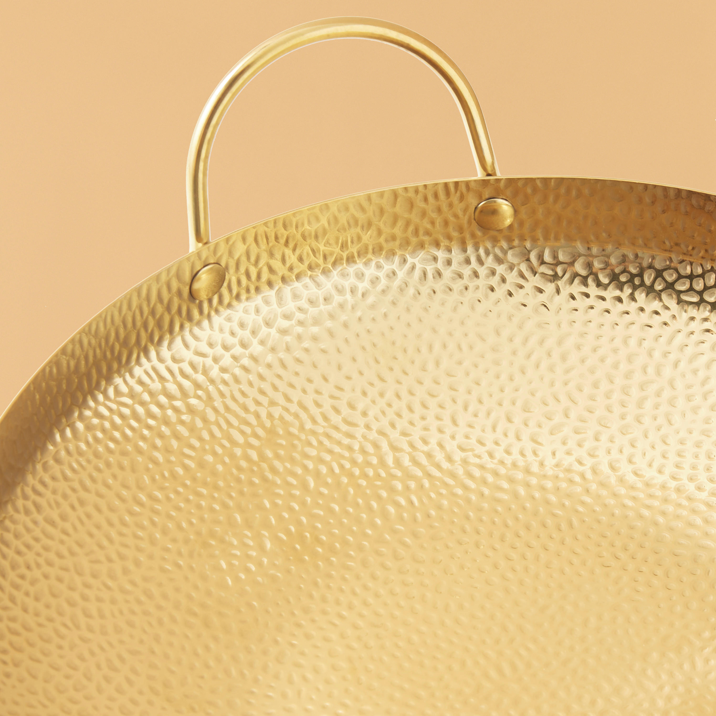 Textured Round Decorative Tray with Handle - 30 cms-household-dining-serveware-servingtrays-image-4