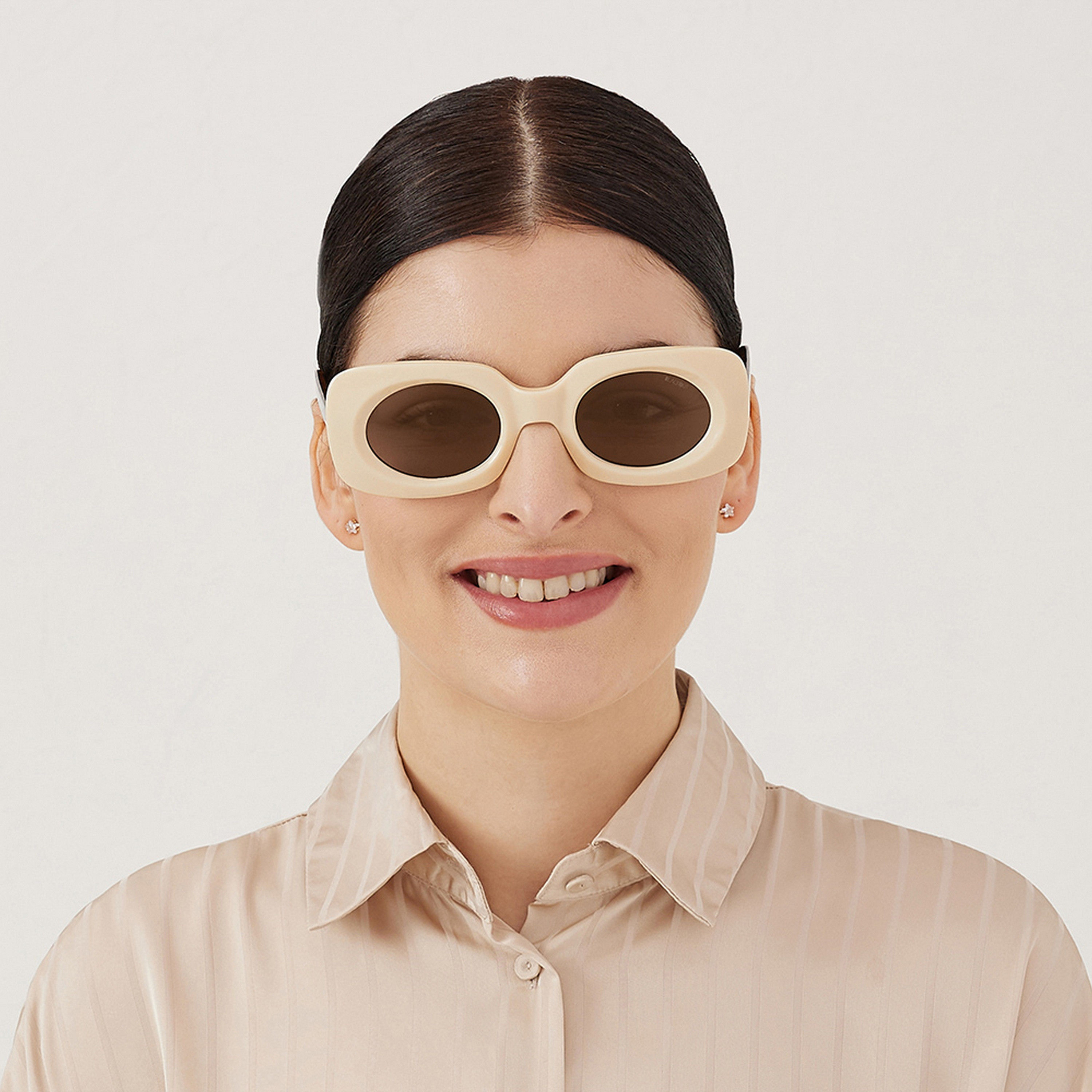 نظارة شمسية بعدسات مستطيلة وبنية من بلاك أوت ديو مع 49 مم -women-sunglasses-image-5