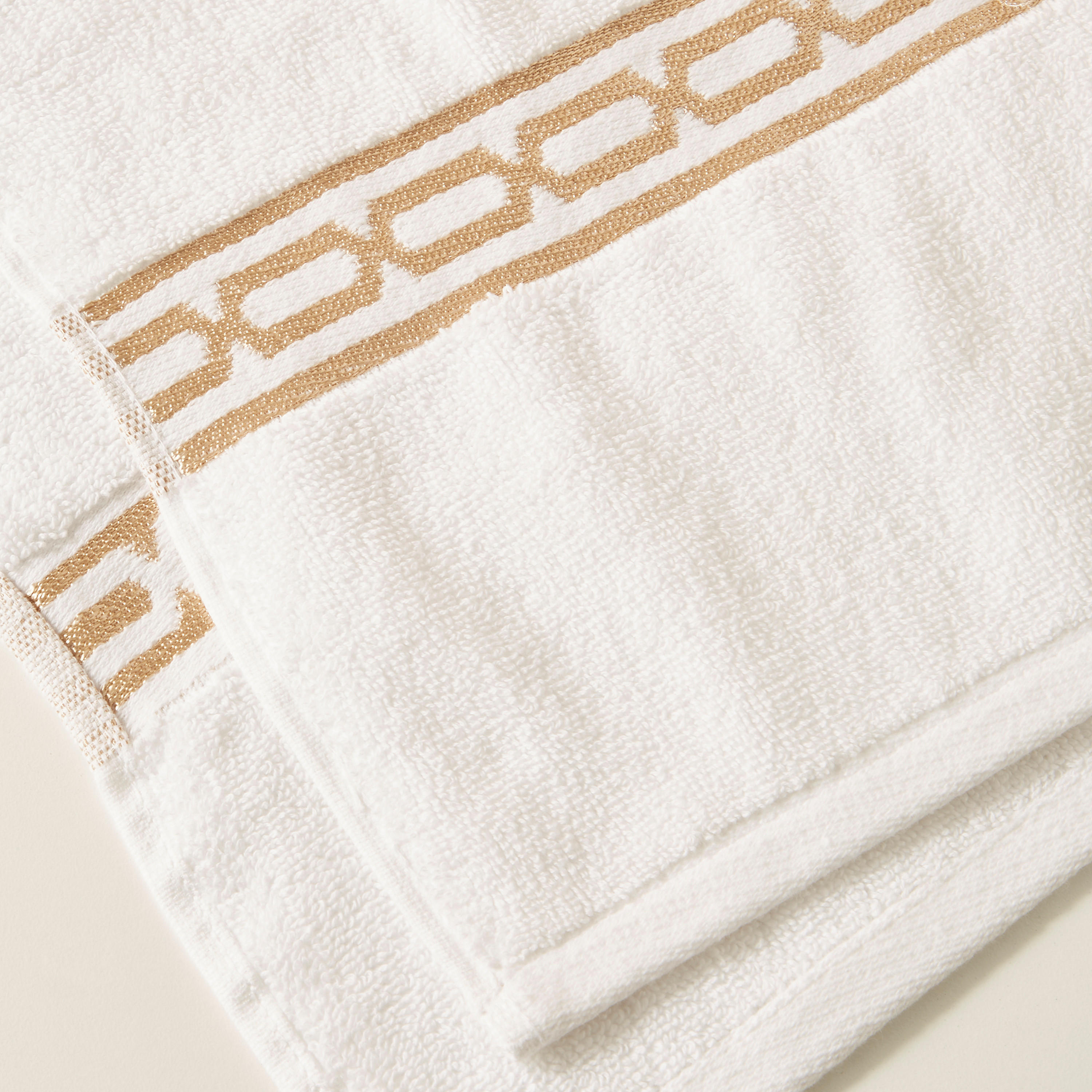 منشفة حمّام جاكار من القطن من جيا كومو - 70x140 سم-household-bathandlaundry-bathlinen-towels-image-3
