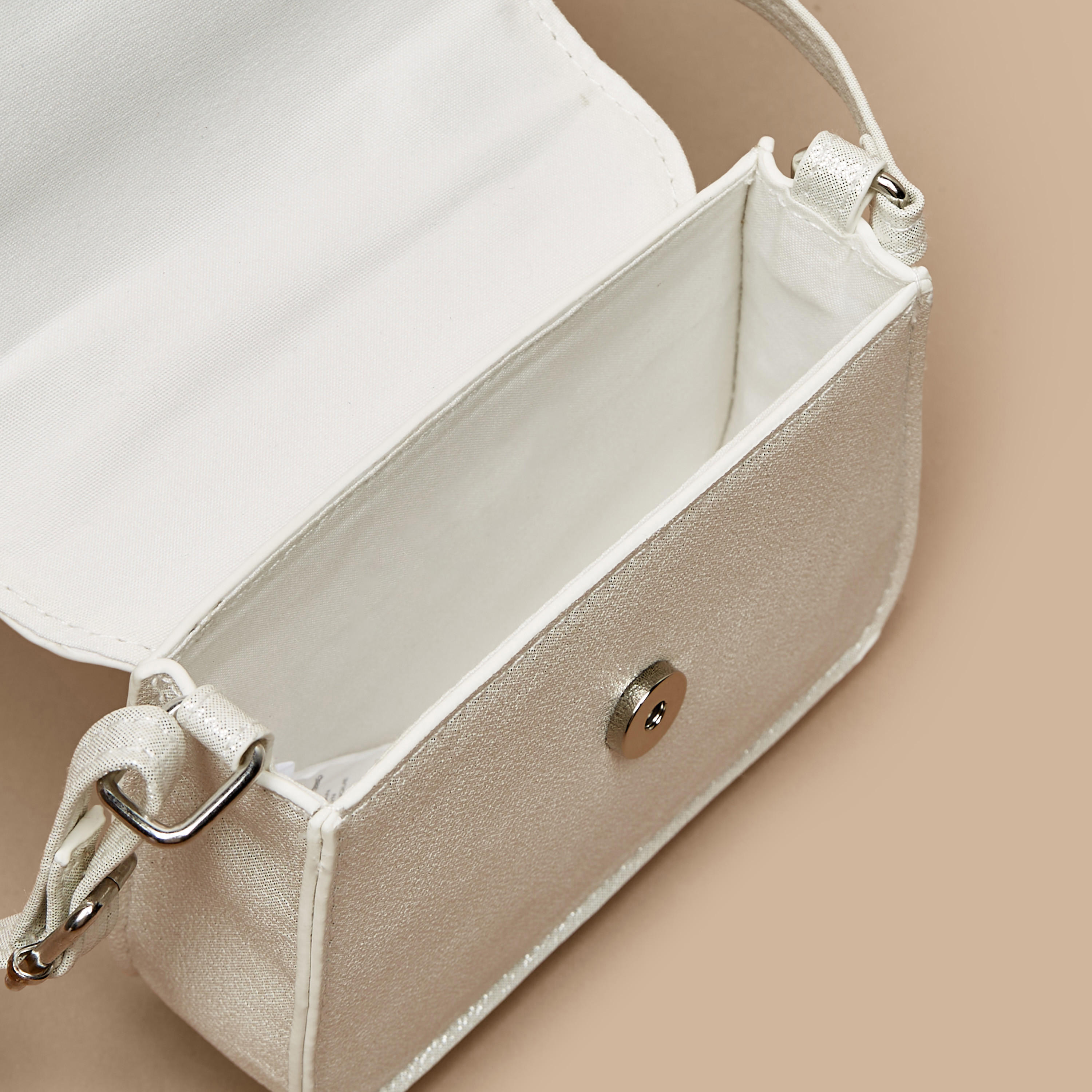 شنطة كروس بودي مزينة بحزام قابل للتعديل وزر إغلاق مغناطيسي من باربي-girls-accessories-bags-image-8