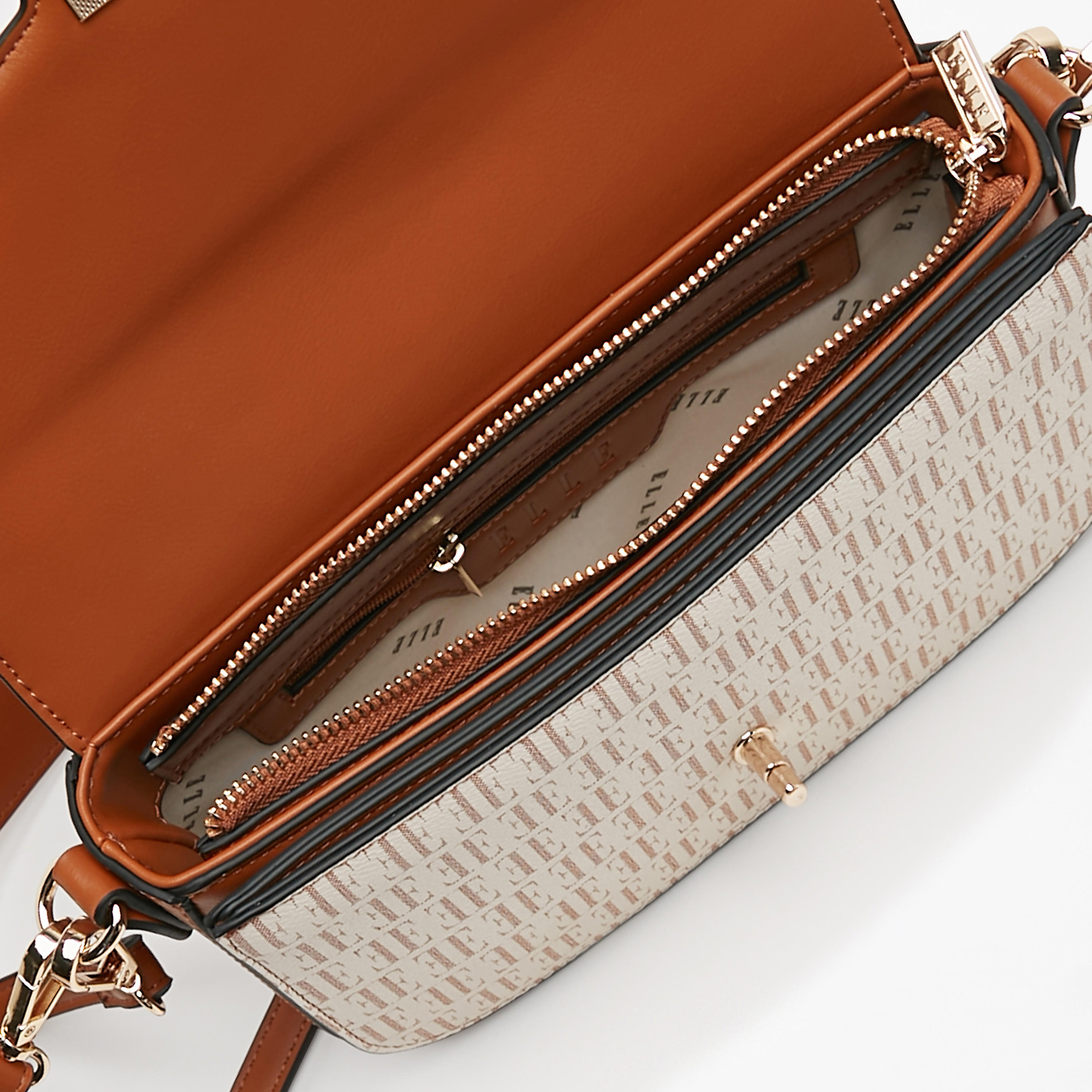 شنطة كروس بودي بحزام قابل للفصل وققل إغلاق وطبعات مونوجرام من إيل-women-bagsandwallets-handbags-image-4