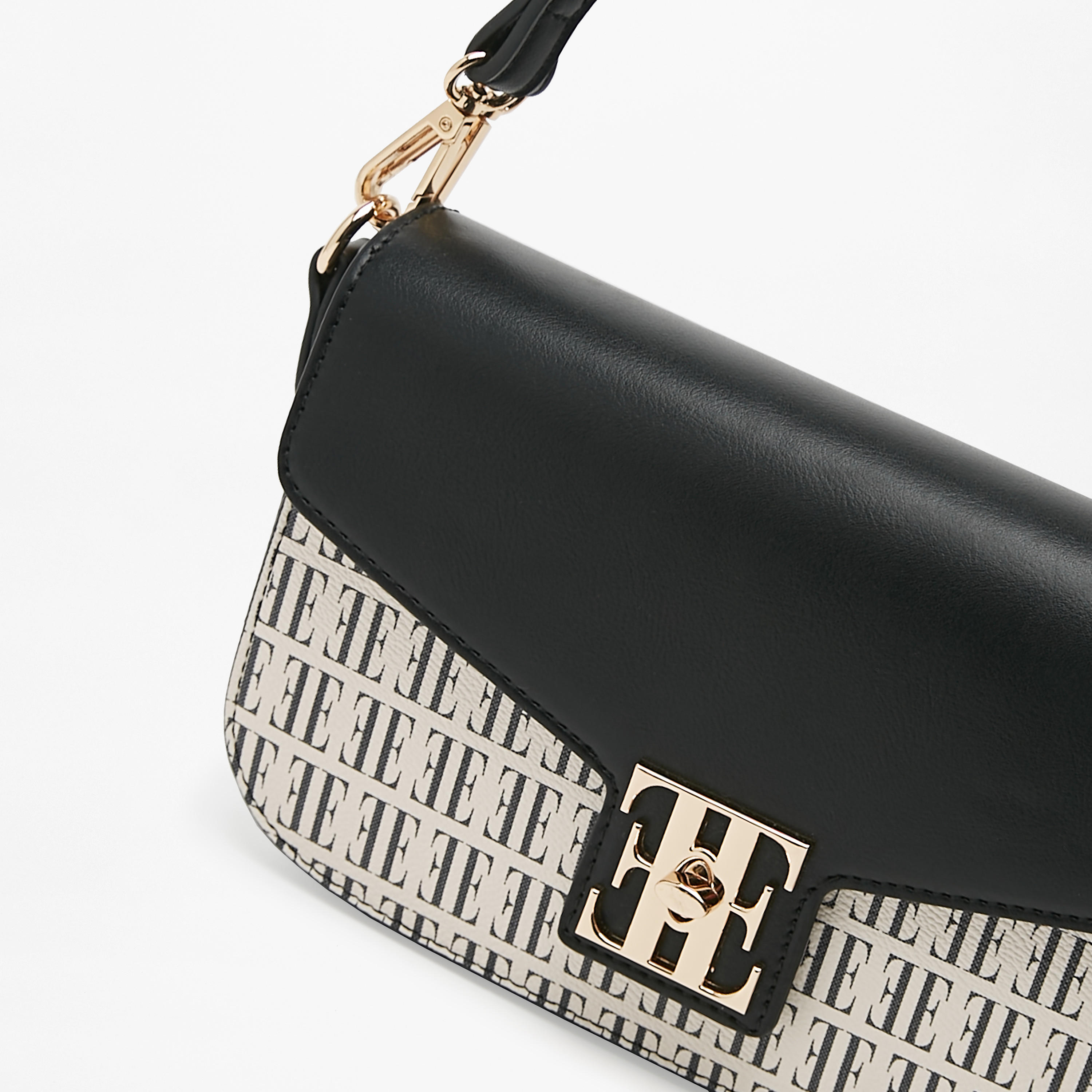 شنطة كروس بودي بحزام قابل للفصل وققل إغلاق وطبعات مونوجرام من إيل-women-bagsandwallets-handbags-image-7