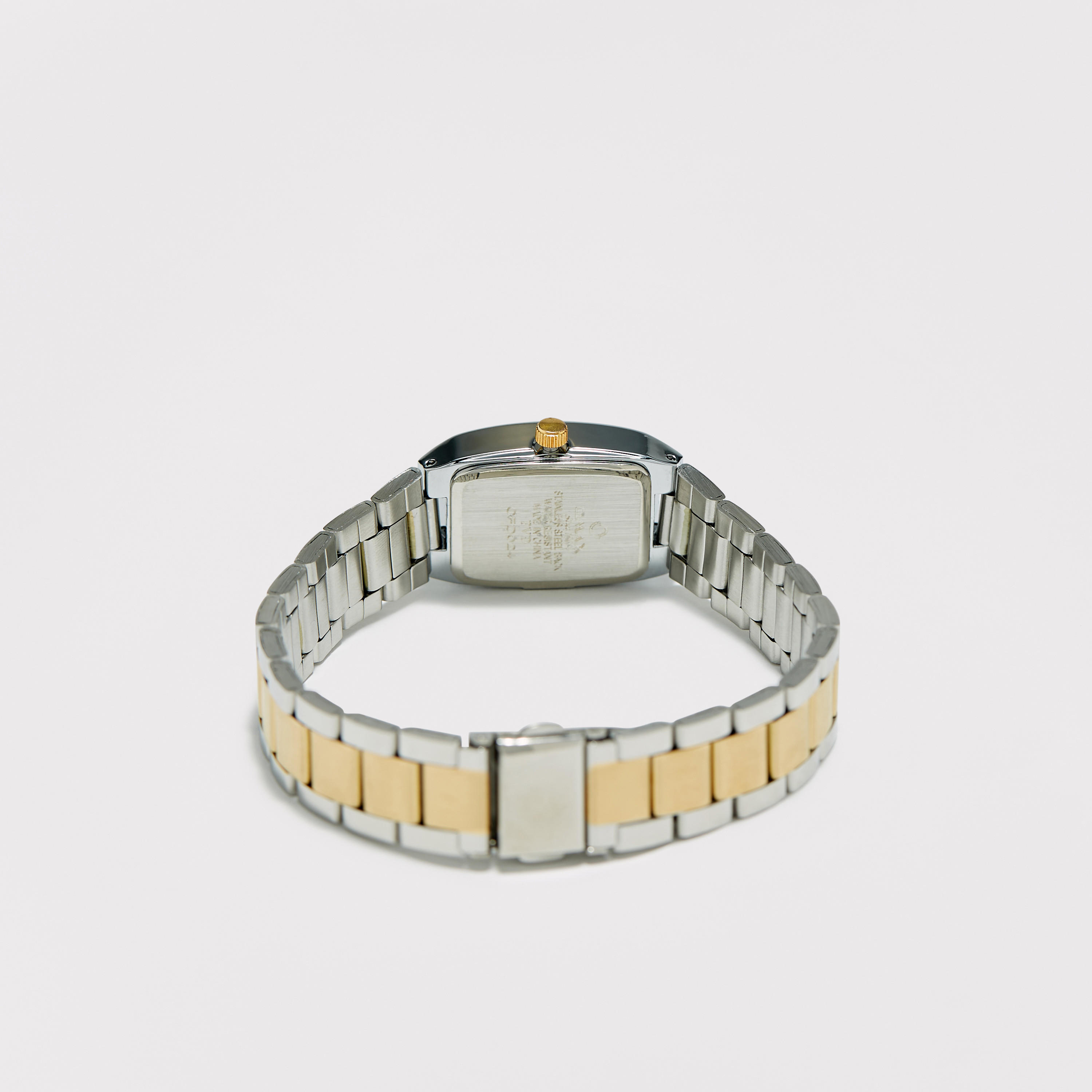 ساعة جي شوك باللون الأبيض التناظرية والرقمية مع حزام من السيليكون | GMA-P2100-7A-women-watchesandjewellery-watches-image-2