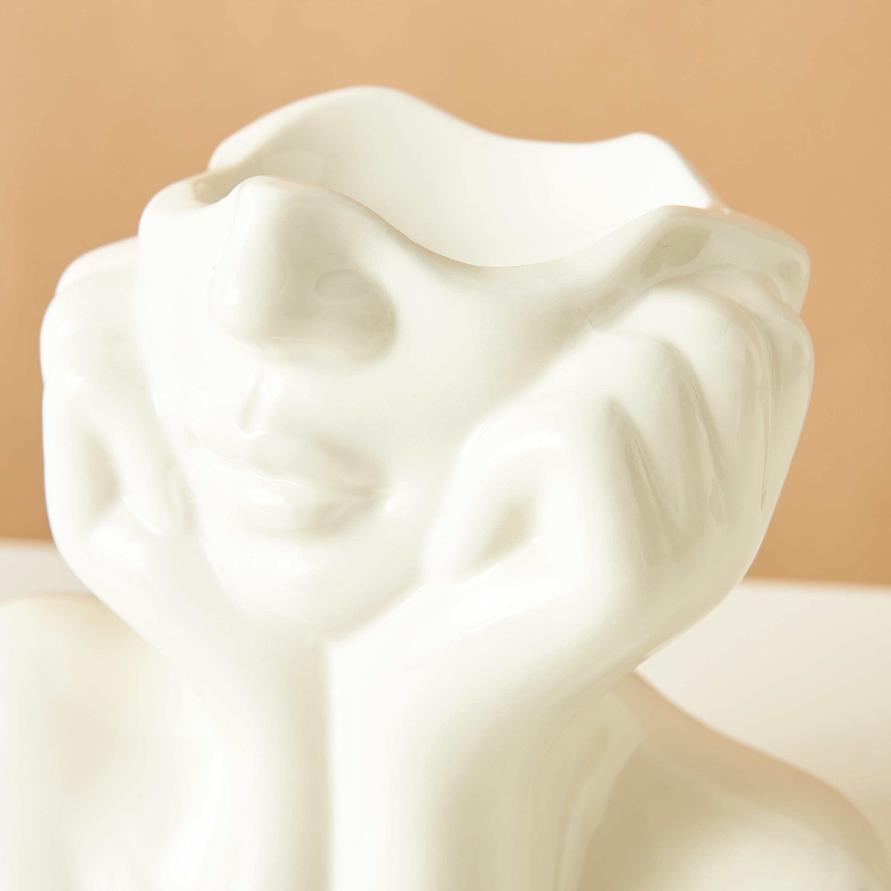 Face and Hand Shaped Porcelain Oil Burner - 14x8.7x12 cms-household-homefragrance-burners-image-4
