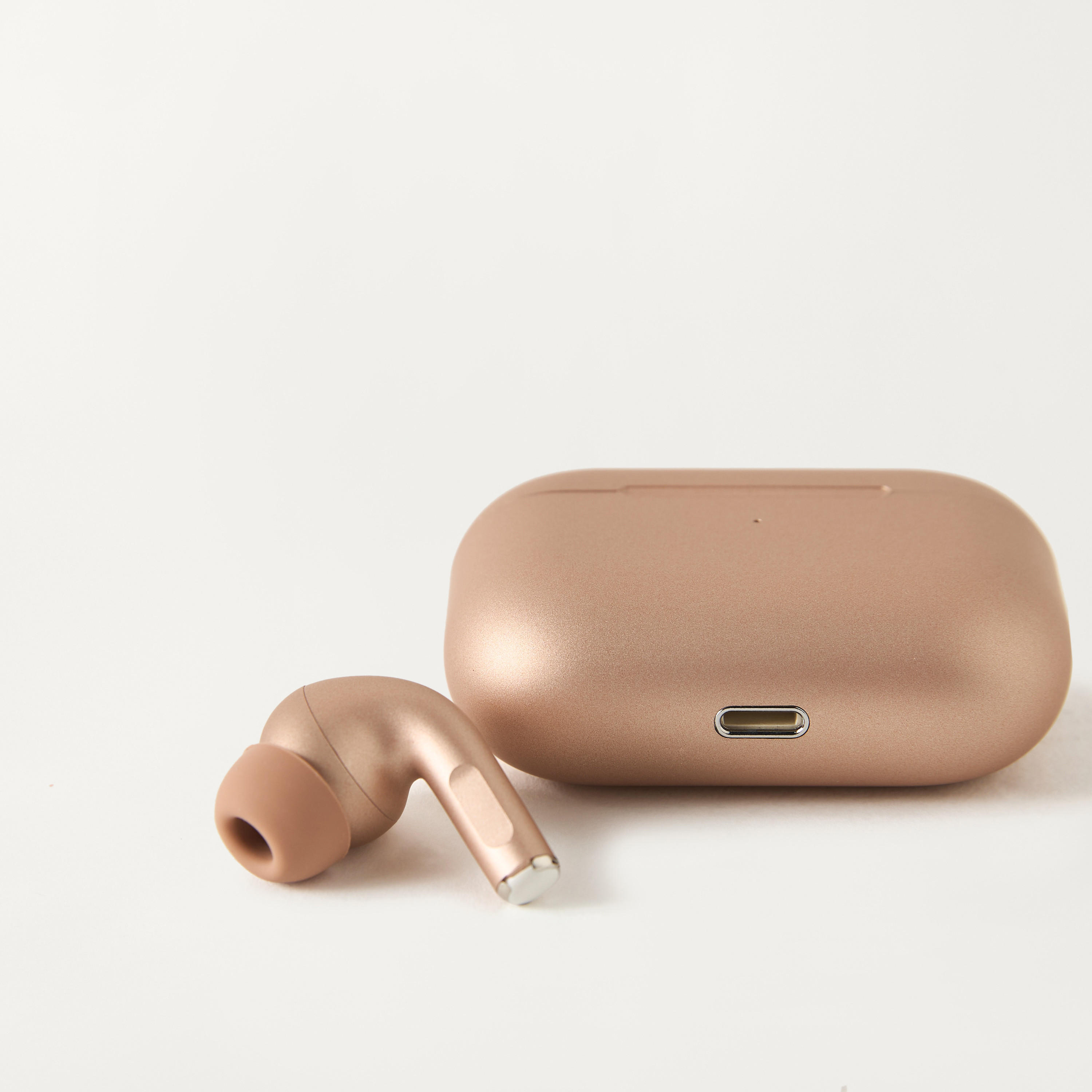 سماعات إن بودز برو 2 بخاصية إلغاء الضوضاء من دوما - 6.23x4.55x2.3 سم-electronics-headphonesandearphones-image-4