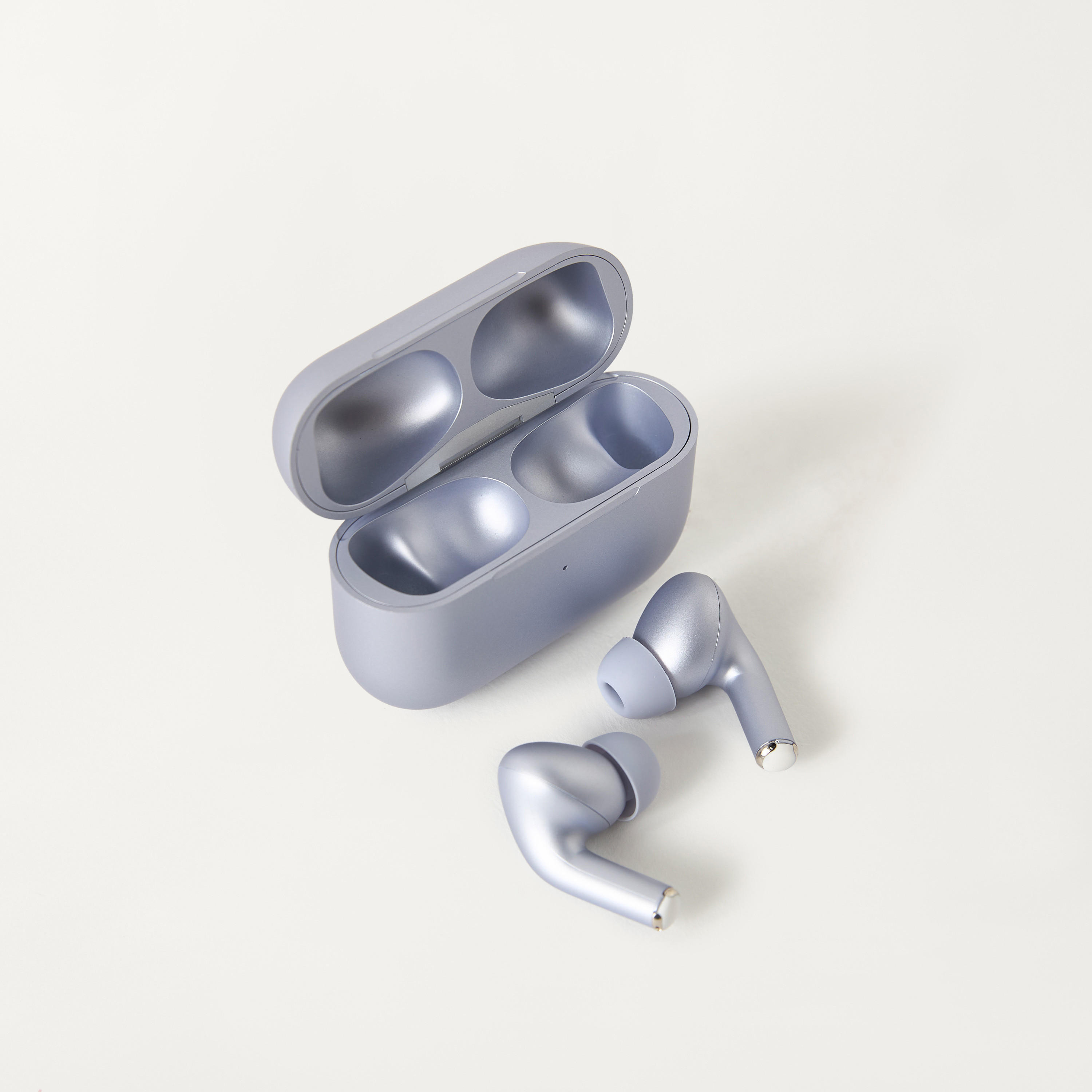 سماعات إن بودز برو 2 بخاصية إلغاء الضوضاء من دوما - 6.23x4.55x2.3 سم-electronics-headphonesandearphones-image-1
