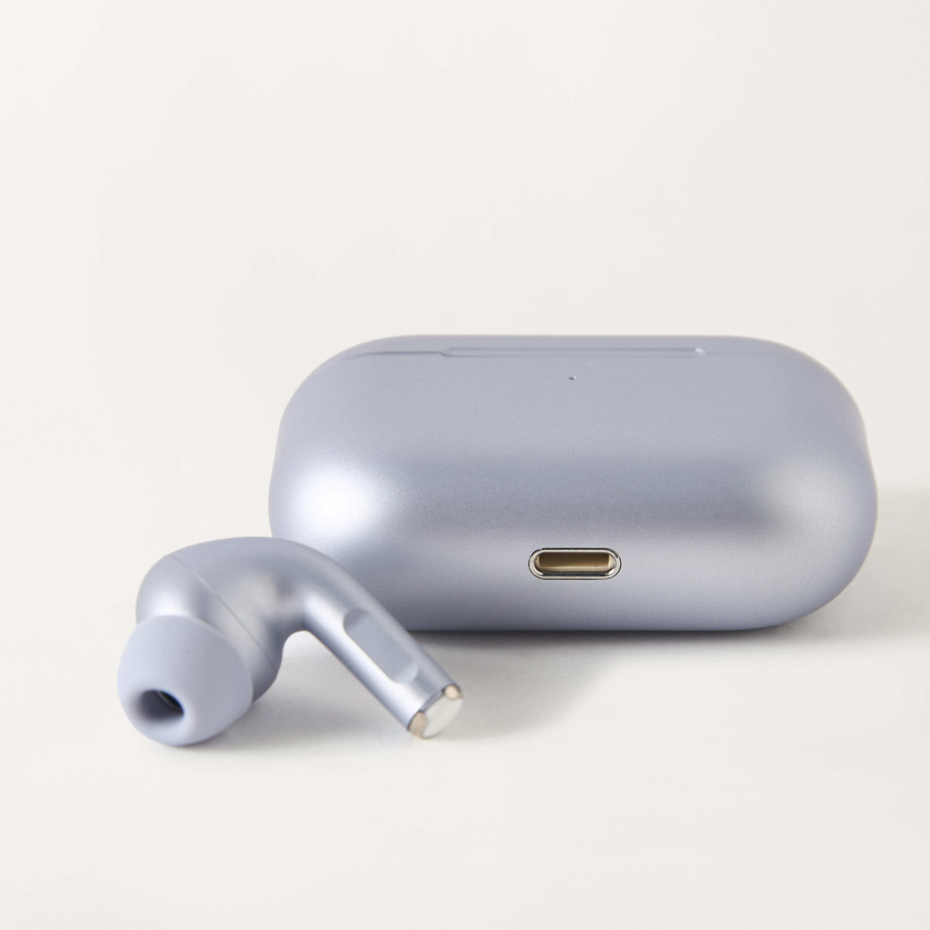 سماعات إن بودز برو 2 بخاصية إلغاء الضوضاء من دوما - 6.23x4.55x2.3 سم-electronics-headphonesandearphones-image-4