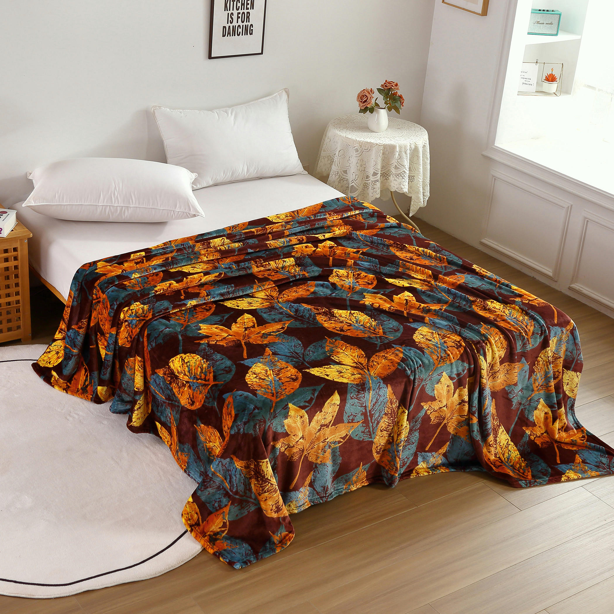 بطانية فلانيل بطبعات أوراق شجر كارلين ديكور - 150x200 سم-household-bedding-blankets-image-2