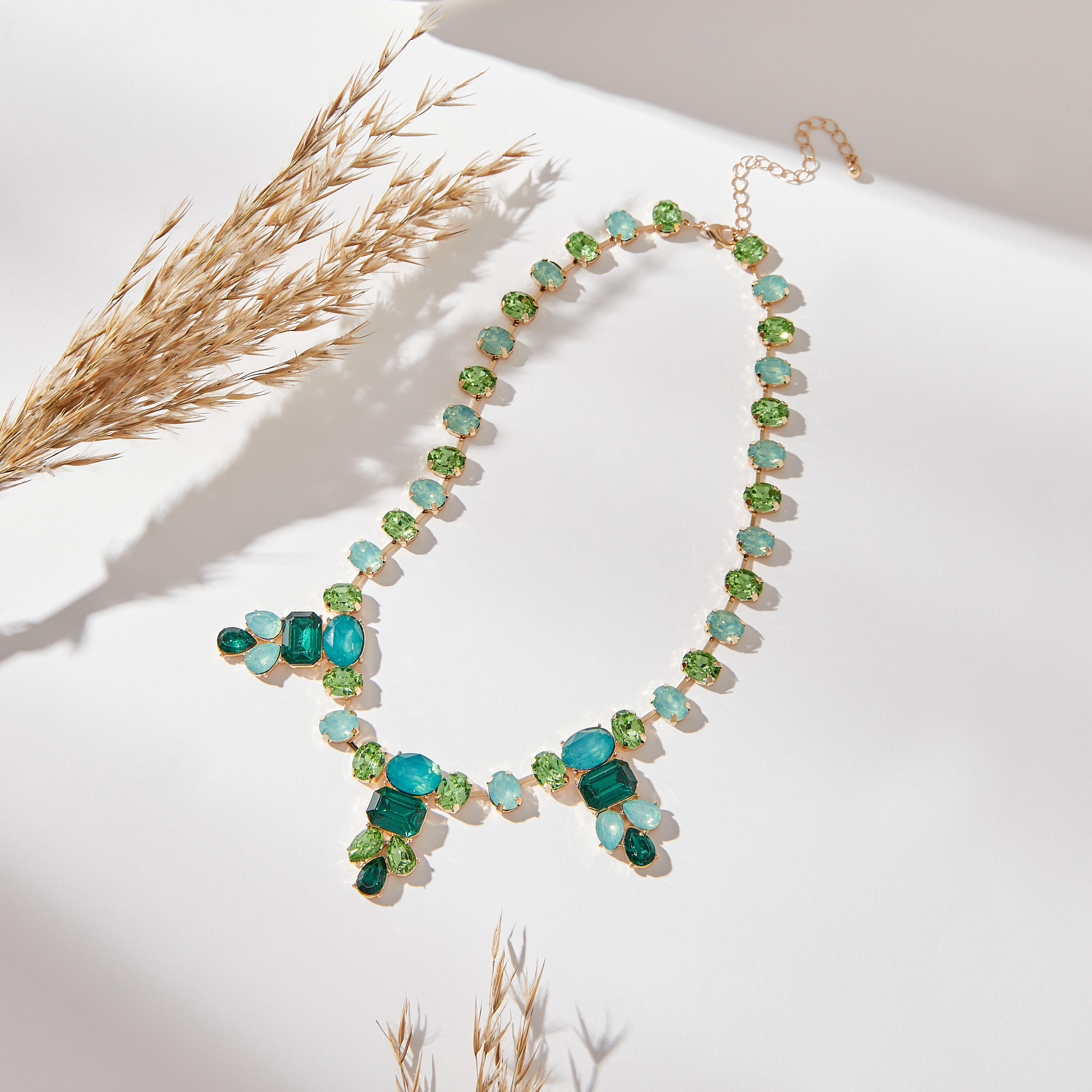 عقد مزين بالحجر وبمشبك إغلاق-women-watchesandjewellery-jewellery-necklacesandpendants-image-1