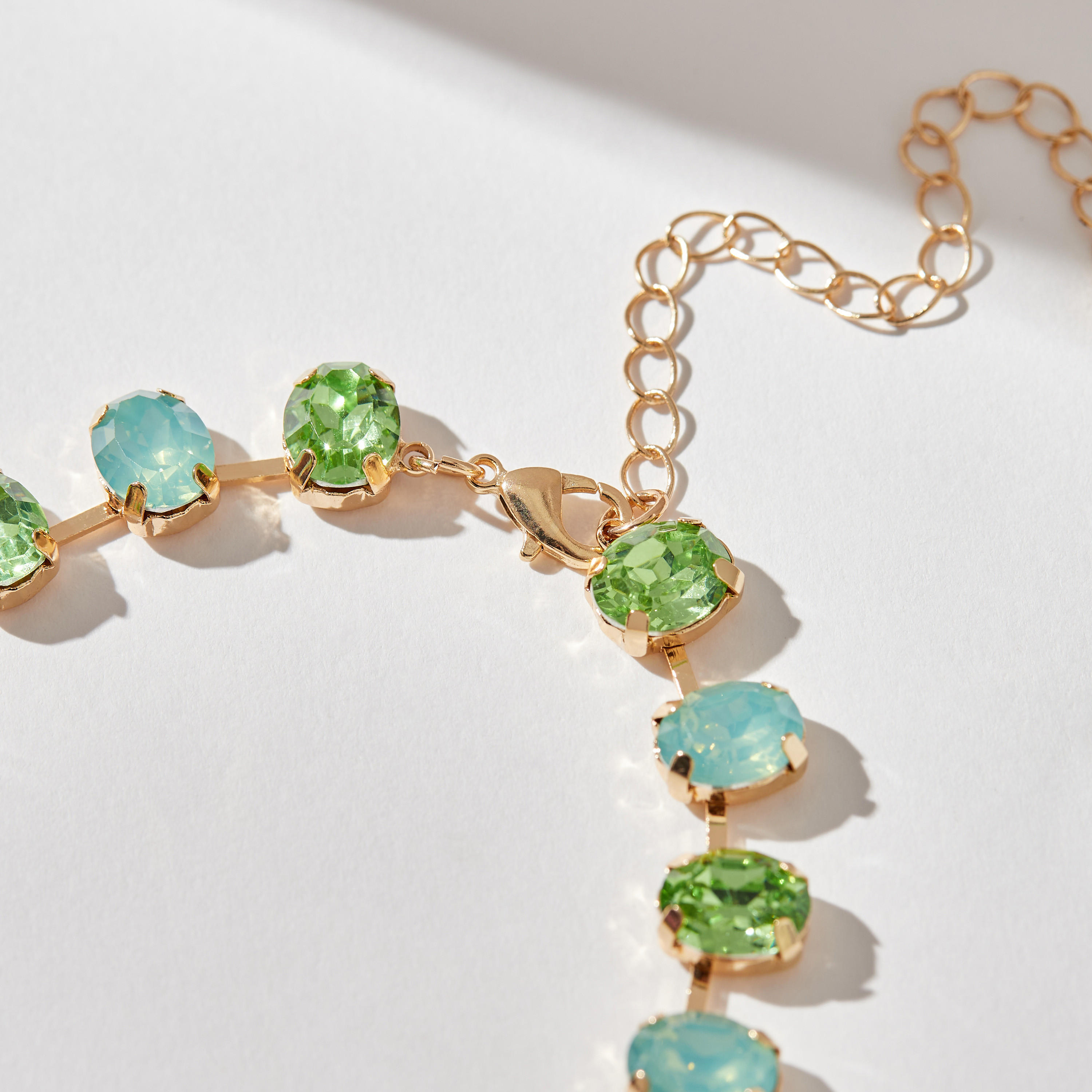 عقد مزين بالحجر وبمشبك إغلاق-women-watchesandjewellery-jewellery-necklacesandpendants-image-2