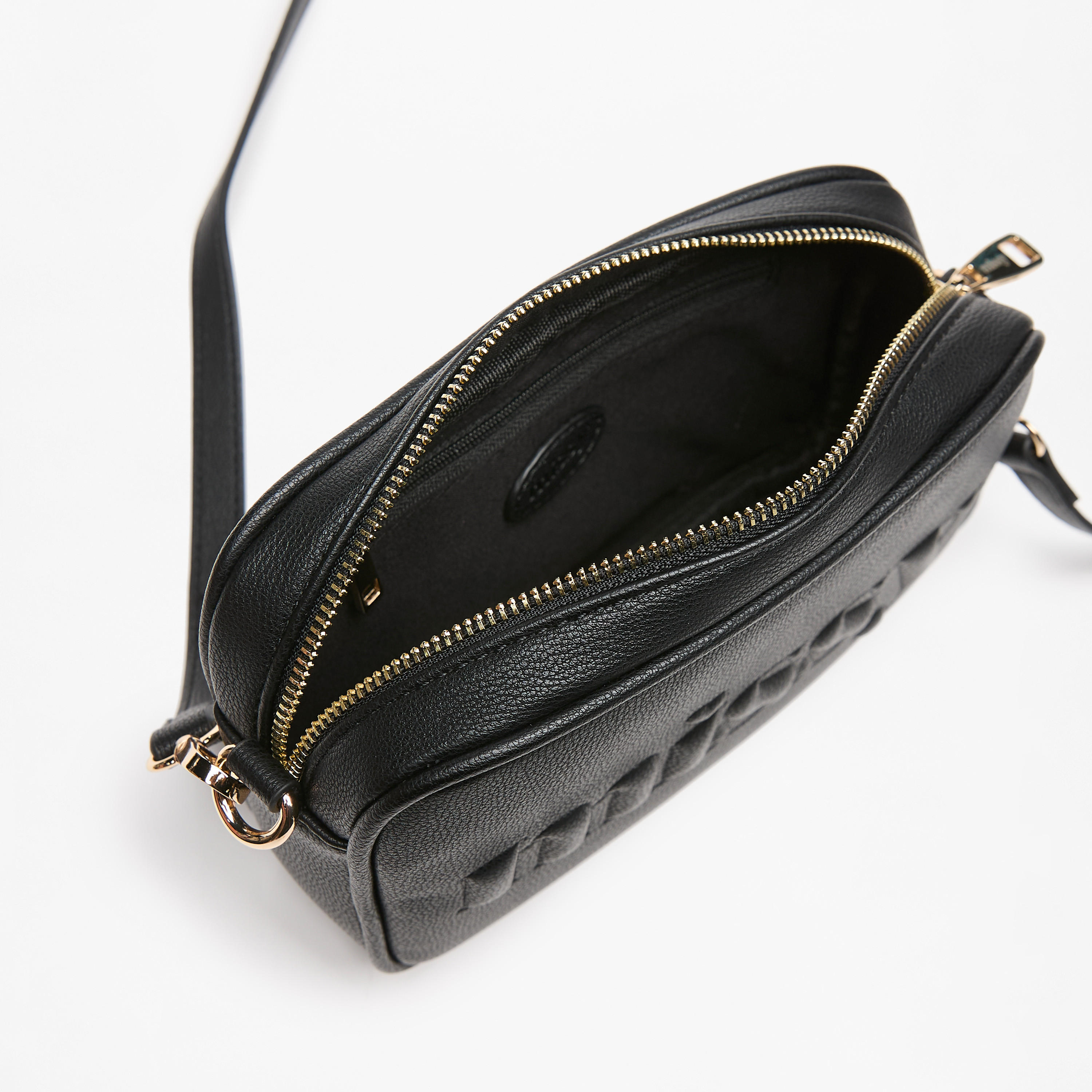 شنطة كروس بودي بحزام كتف قابل للتعديل وتفاصيل شعار من ميسي-women-bagsandwallets-handbags-image-8