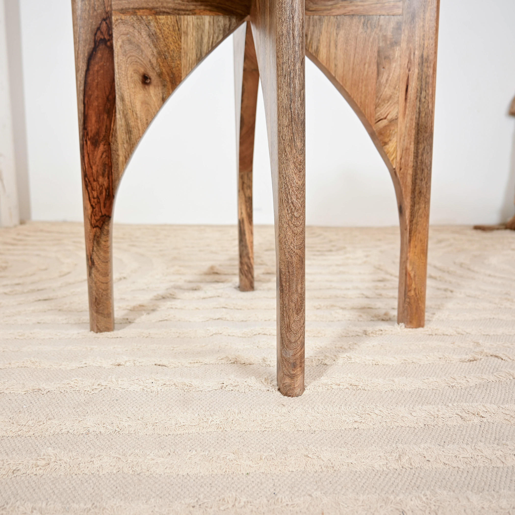 طاولة زينة بسطح زجاج من هوم كارفينج - 55x40x55 سم-furniture-livingroom-sideandendtables-image-6