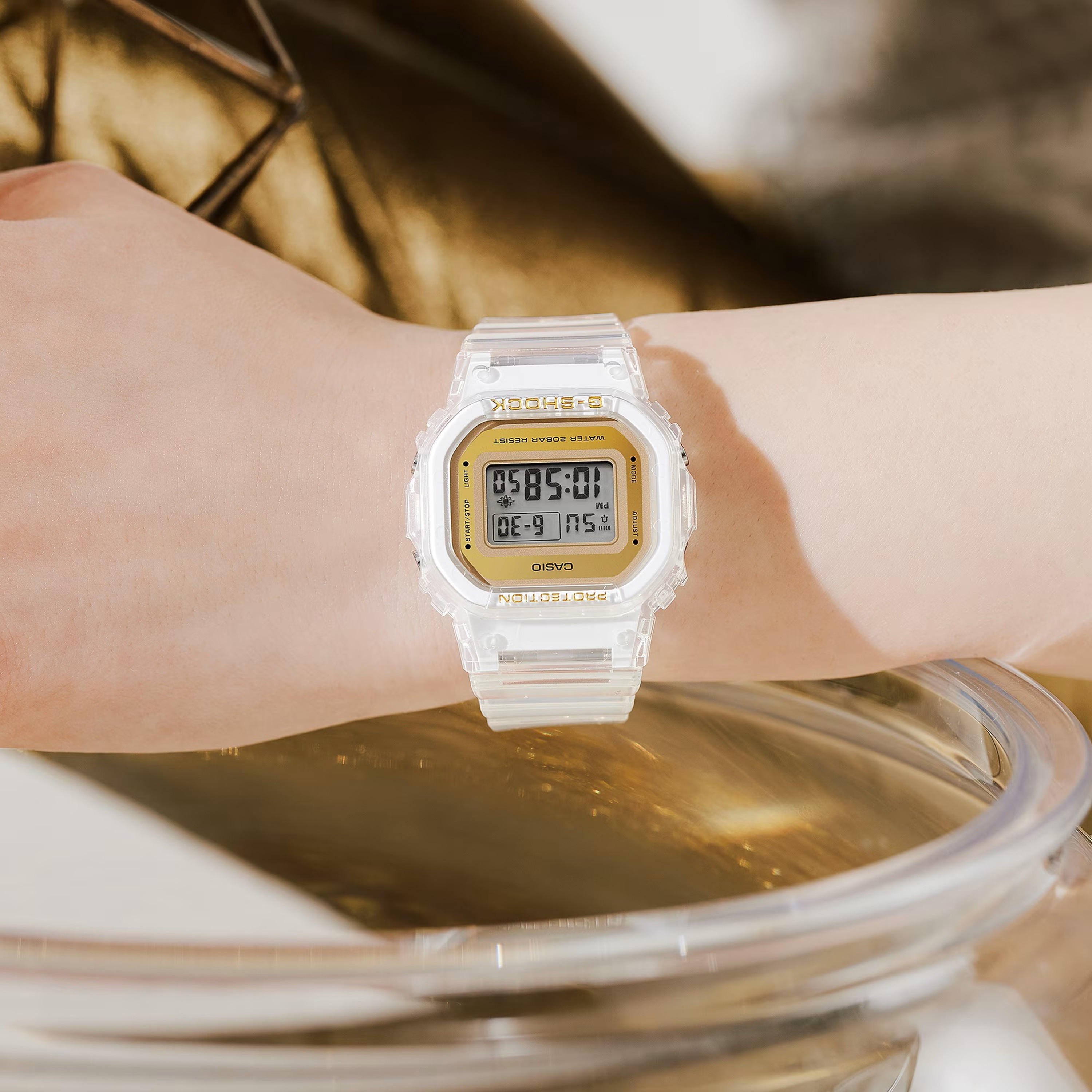 ساعة جي شوك الرقمية بسوار من الراتنج بلون ازرق لكلا الجنسين | GMD-S5600-2DR-men-watchesandjewellery-watches-image-9