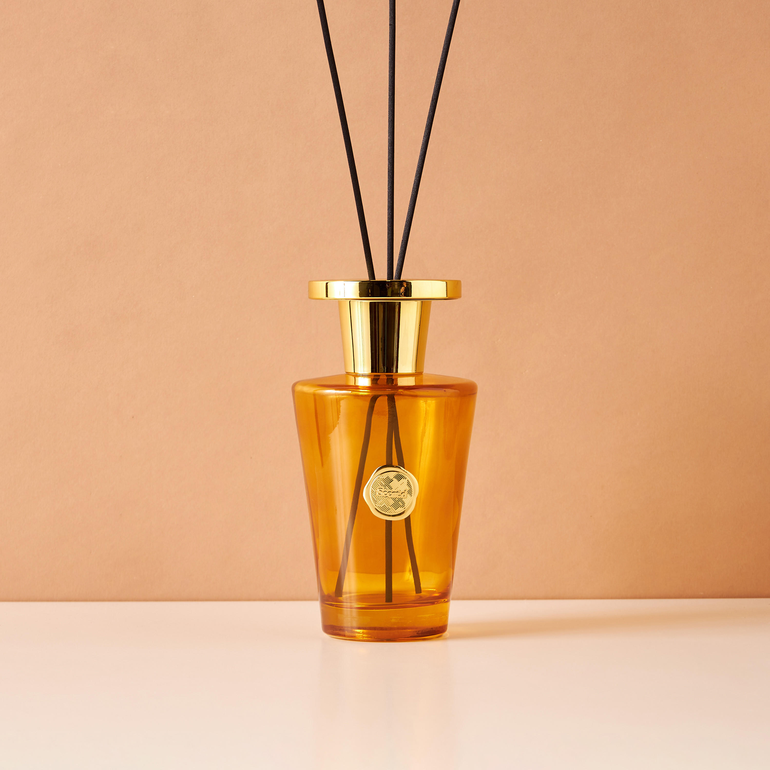 Scent.d Oud Supreme Reed Diffuser - 1 L-household-homefragrance-reeddiffusers-image-2