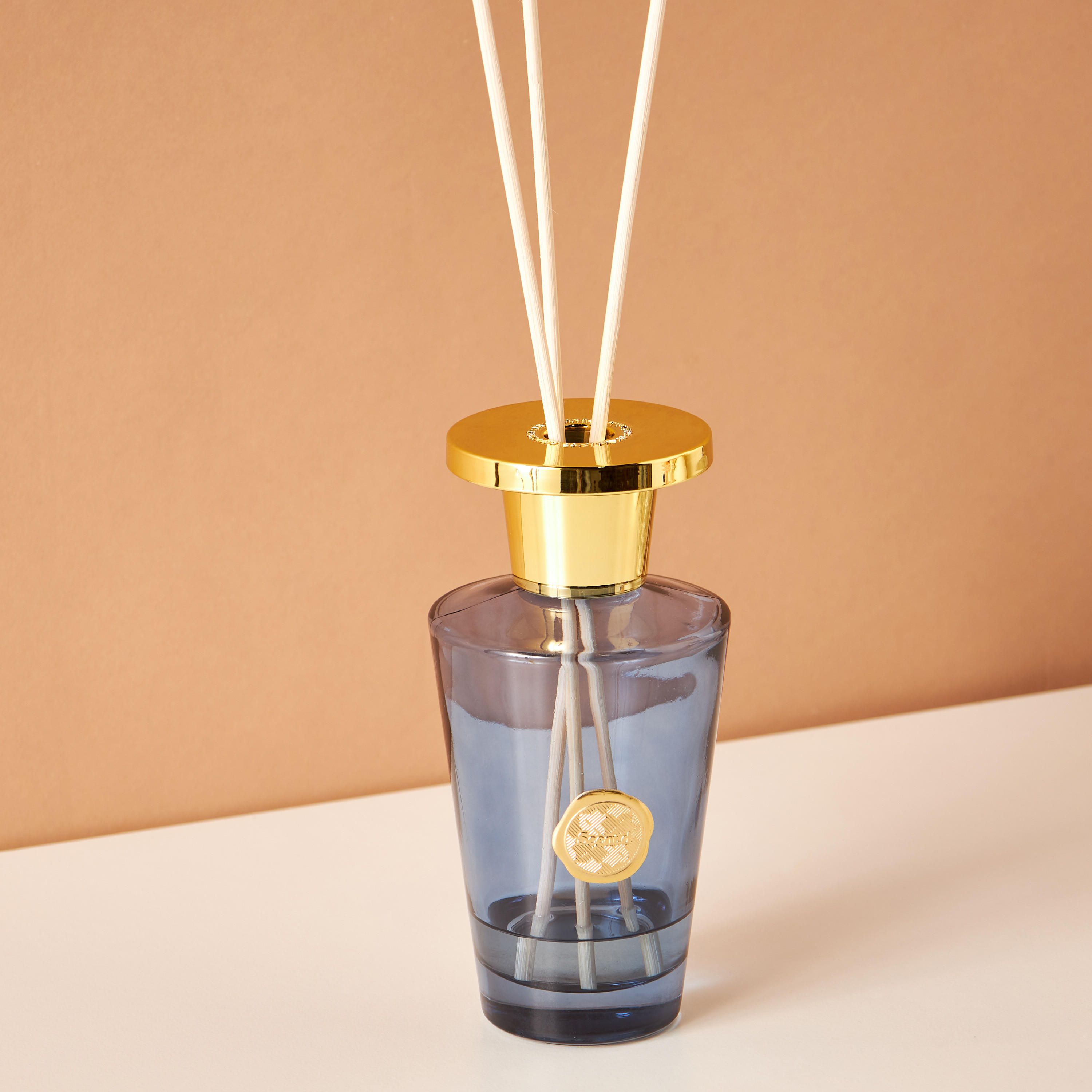 Scent.d Dark Wood Reed Diffuser - 300 ml-household-homefragrance-reeddiffusers-image-3