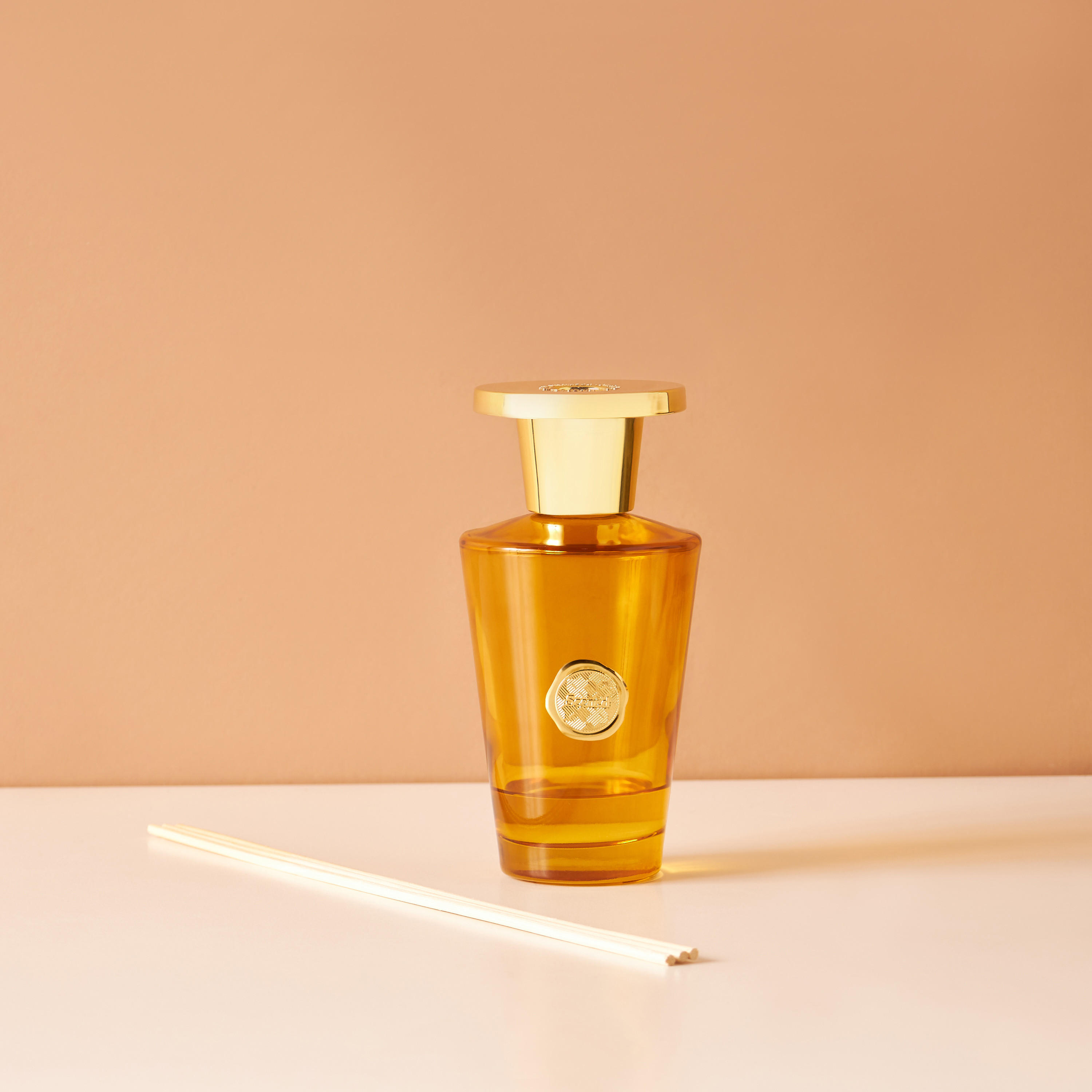 Scent.d Dark Wood Reed Diffuser - 300 ml-household-homefragrance-reeddiffusers-image-1