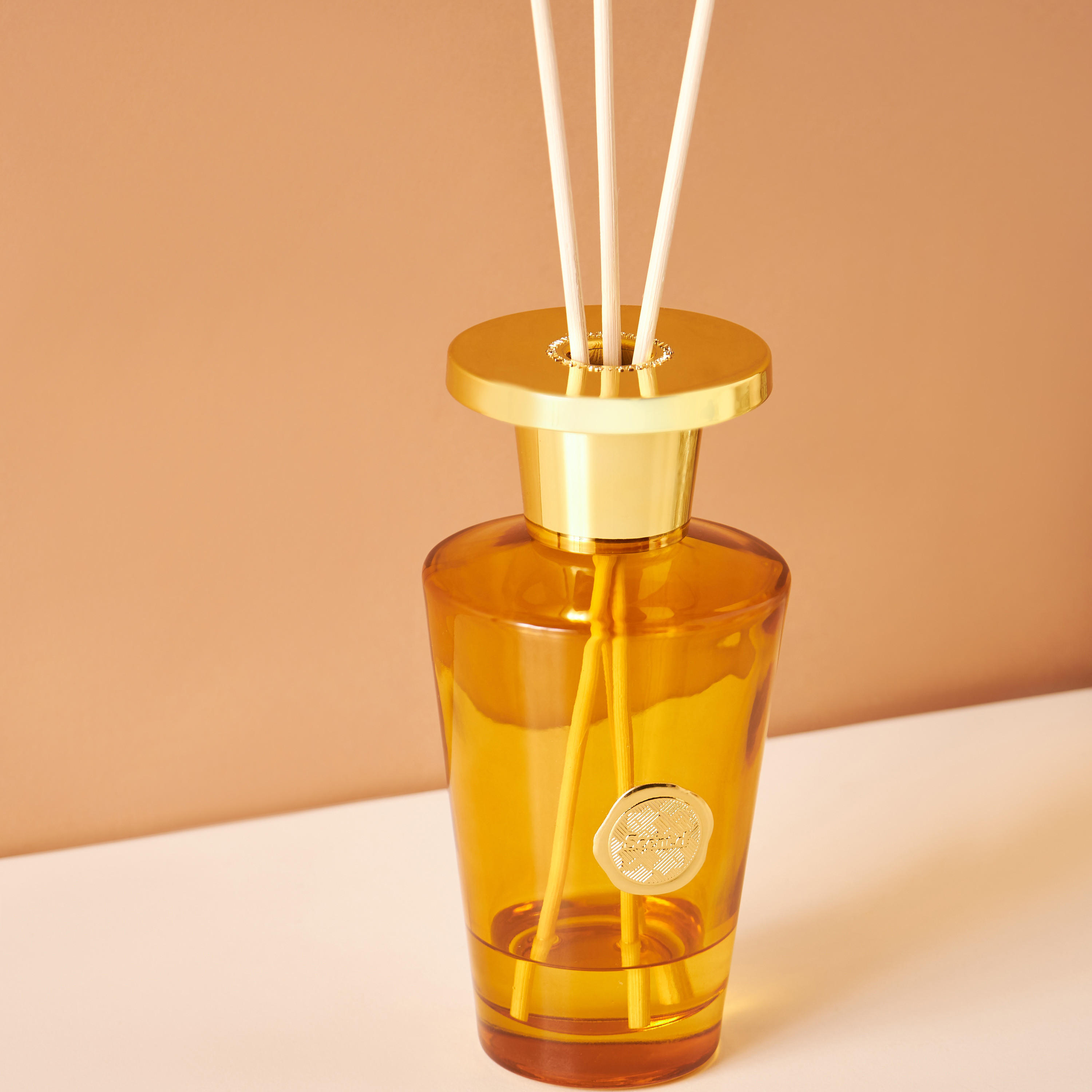 Scent.d Dark Wood Reed Diffuser - 300 ml-household-homefragrance-reeddiffusers-image-3
