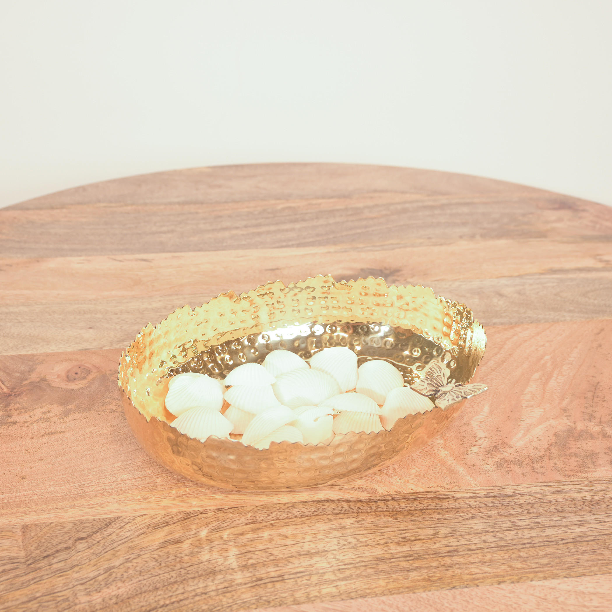وعاء تقديم مطروق بزخارف فراشة من هوم كارفينج - 18×25 سم-household-dining-dinnerware-bowls-image-2