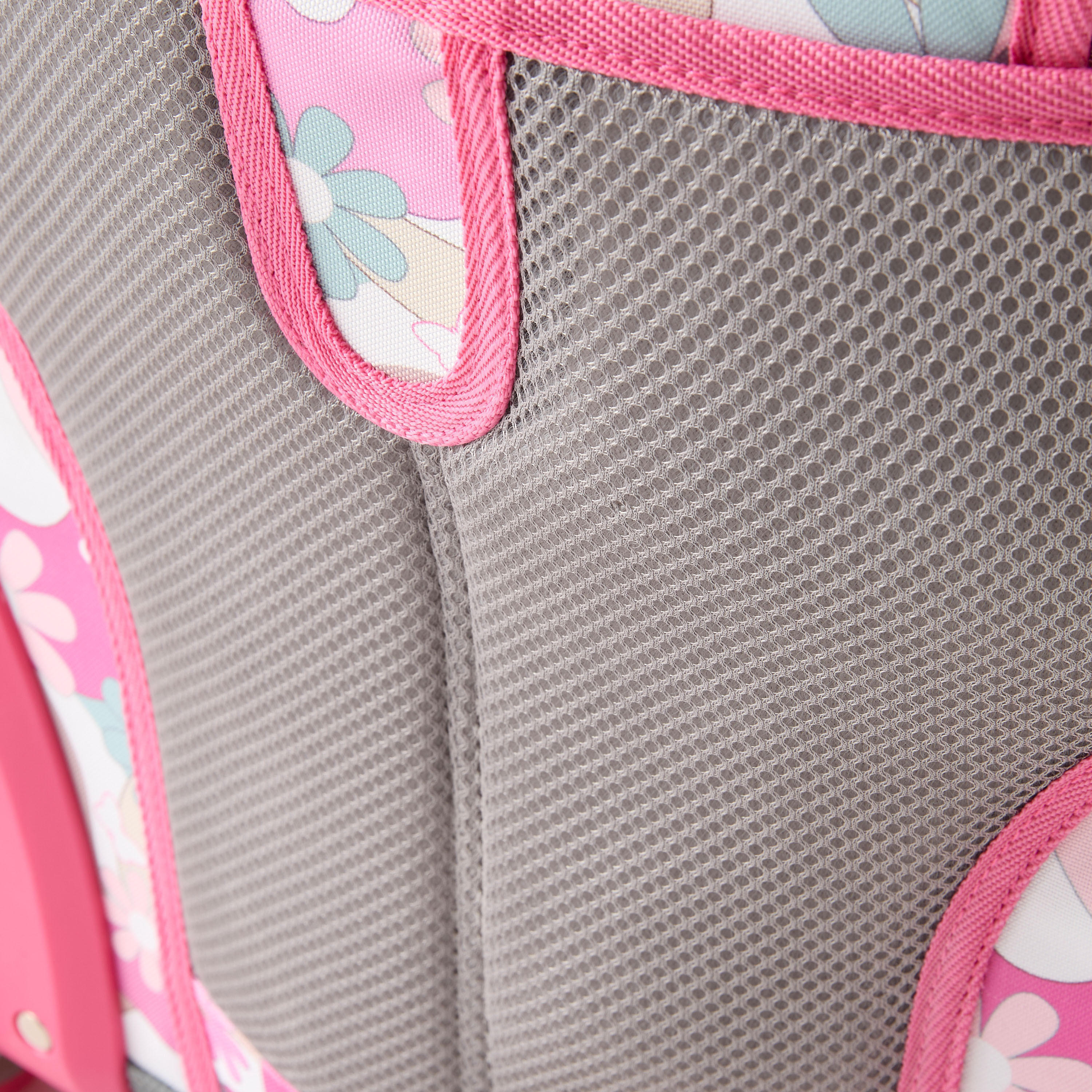 شنطة ظهر ترولي 18 بوصة بطبعات زهرية ومقبض قابل للسحب من جي وورلد - 21x32x46 سم-school-bagsandbackpacks-trolleybags-image-11