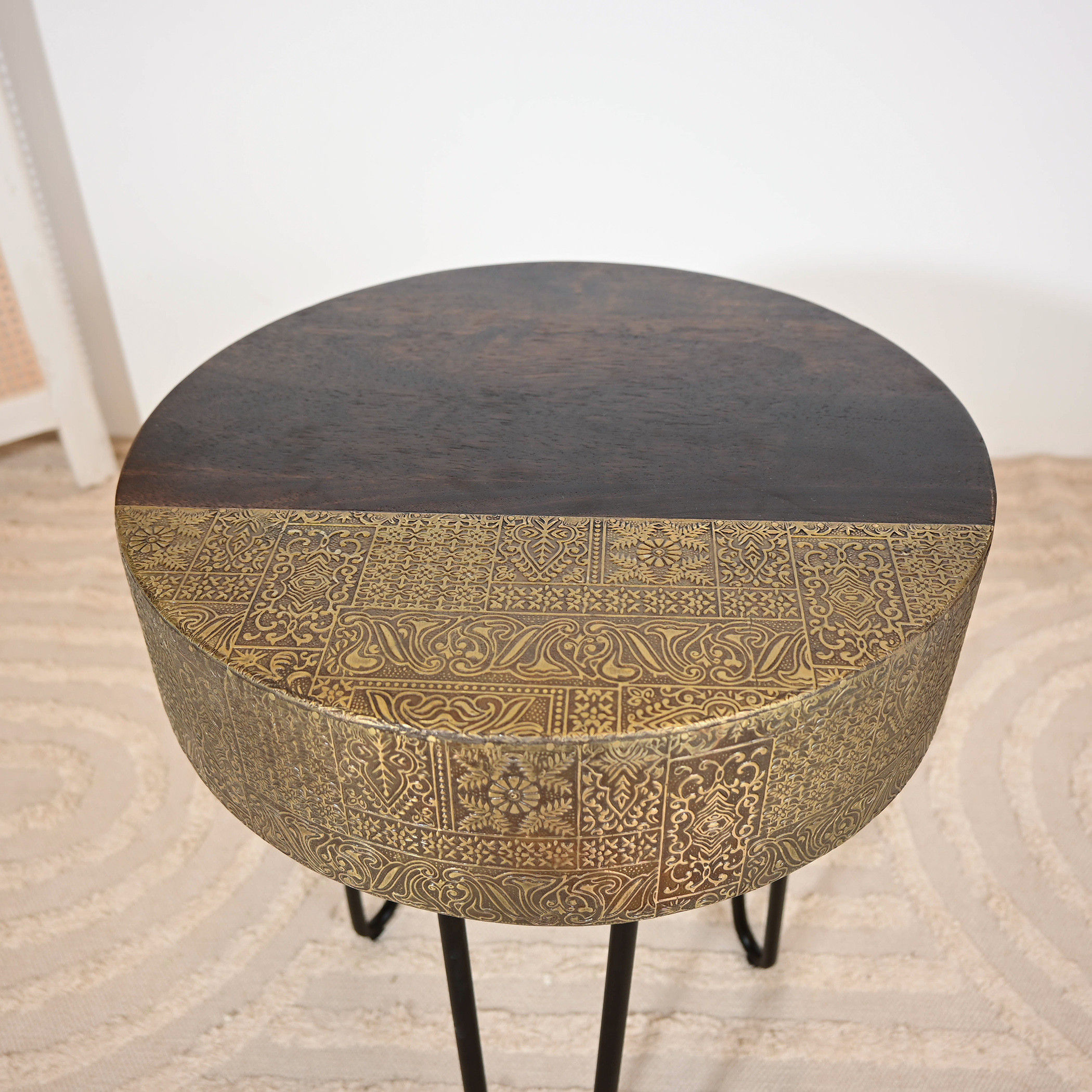 طاولة زينة بسطح خشبي مستدير من هوم كارفينج - 56x40x56 سم-furniture-livingroom-sideandendtables-image-5