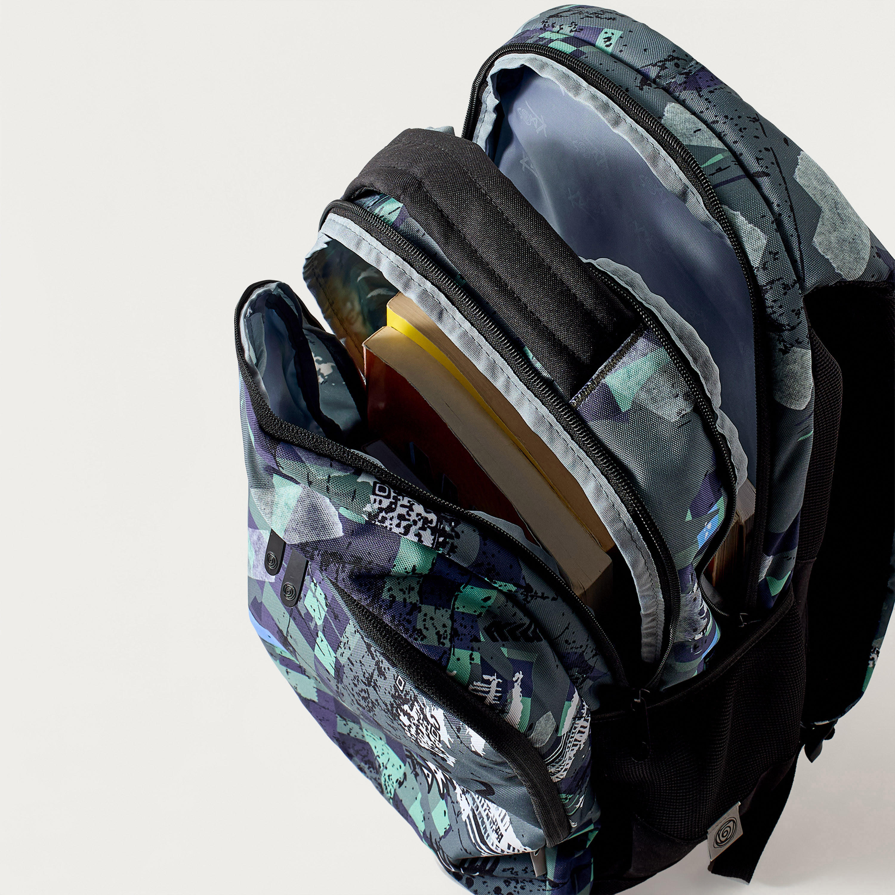 شنطة ظهر 18 بوصة بحمالات كتف قابلة للتعديل وطبعات تجريدية  من كاوس-school-bagsandbackpacks-backpacks-image-8